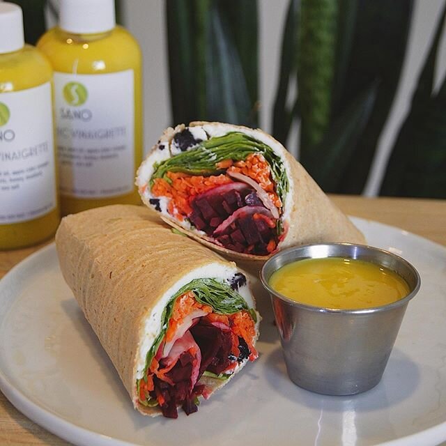 👋
Have you tried one of our @wrawp.foods wraps? These are made using 💯 real fruits, vegetables, and super-food spices which are ground, then mixed together and dehydrated to craft an unprocessed, delicious, and healthy alternative!

Pictured here i