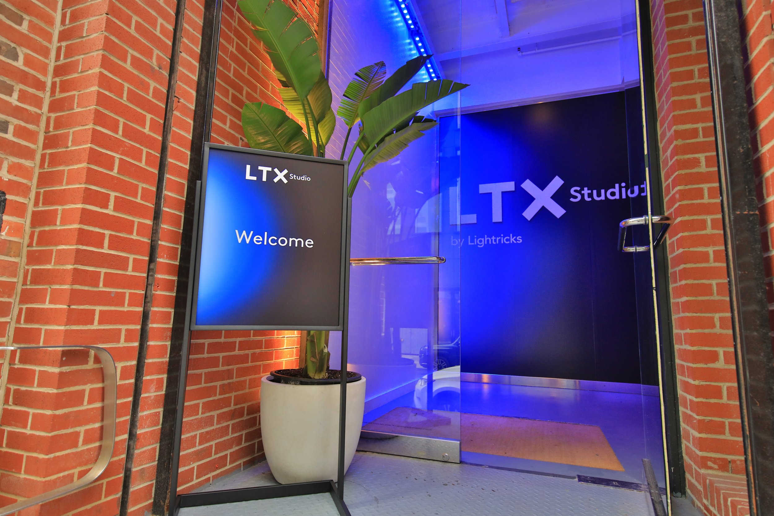 JonCarmichael_2024_LTXStudios_001.jpg