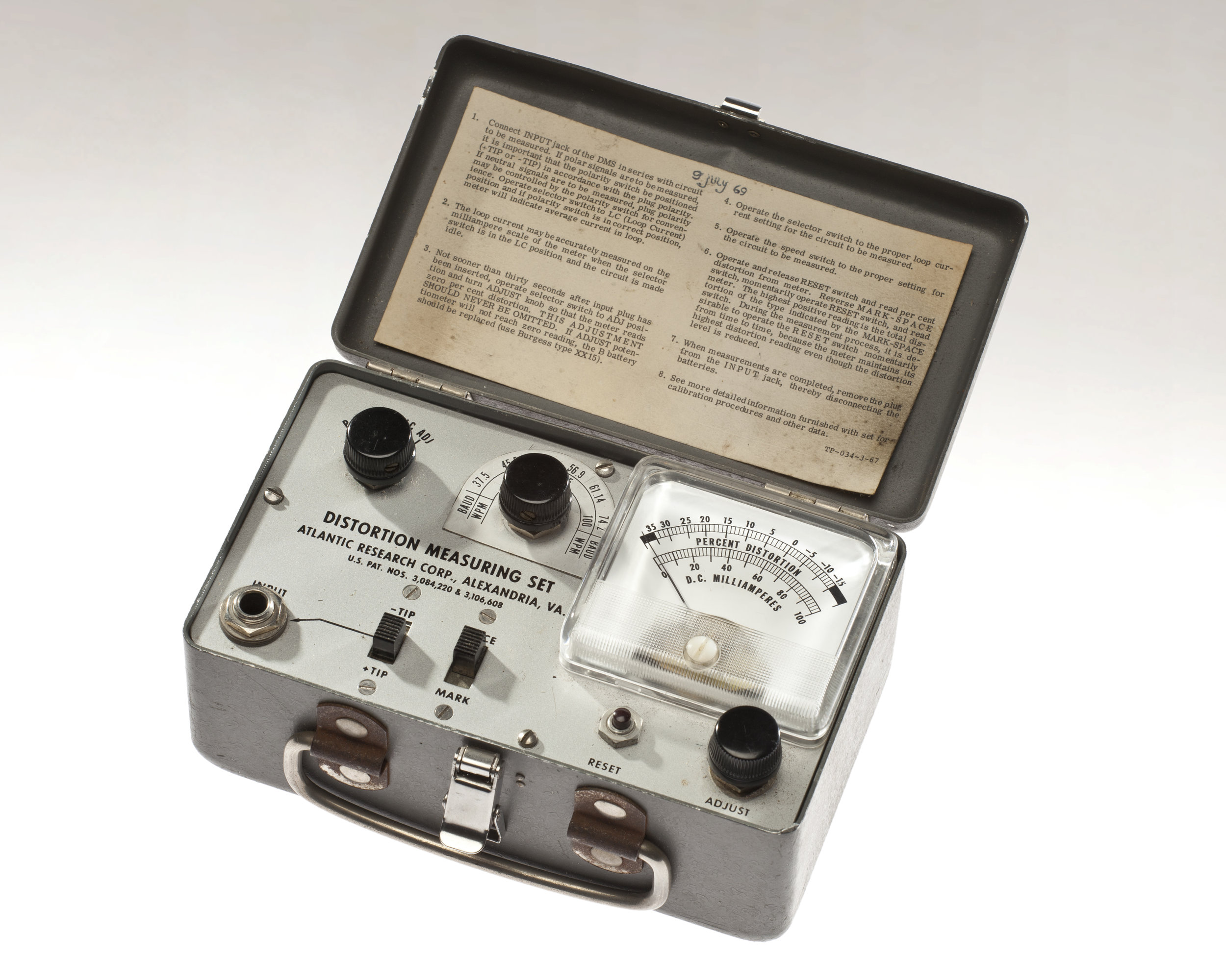 Distortion_Measuring_Set_-_Flickr_-_The_Central_Intelligence_Agency.jpg