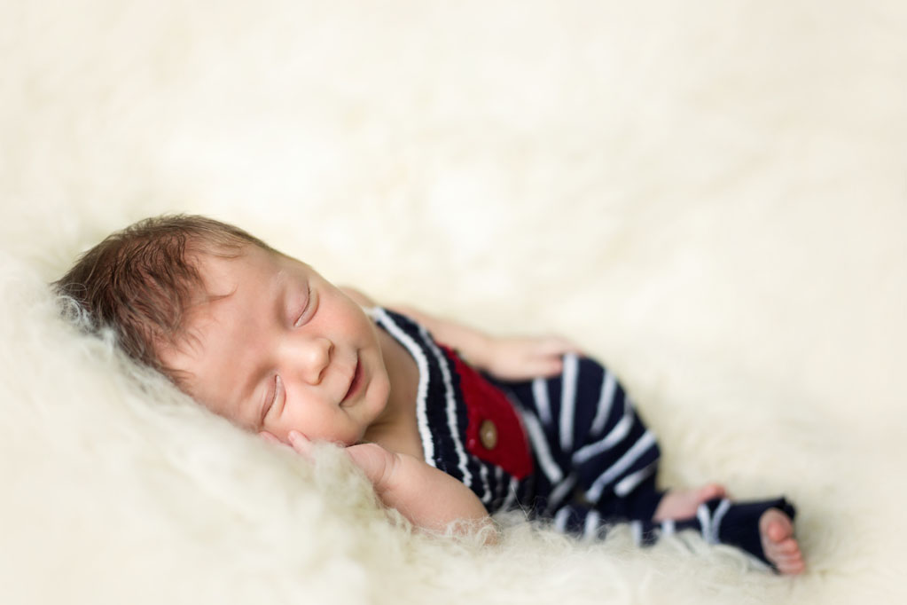 Simple and Adorable newborn pictures in San Diego CA