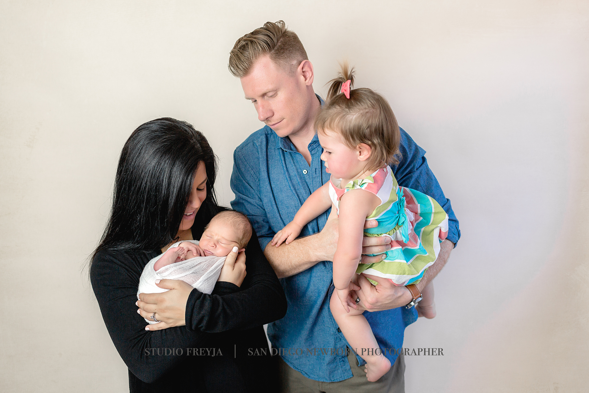 Color Max Newborn Pictures Copyright Studio Freyja (3 of 8).jpg