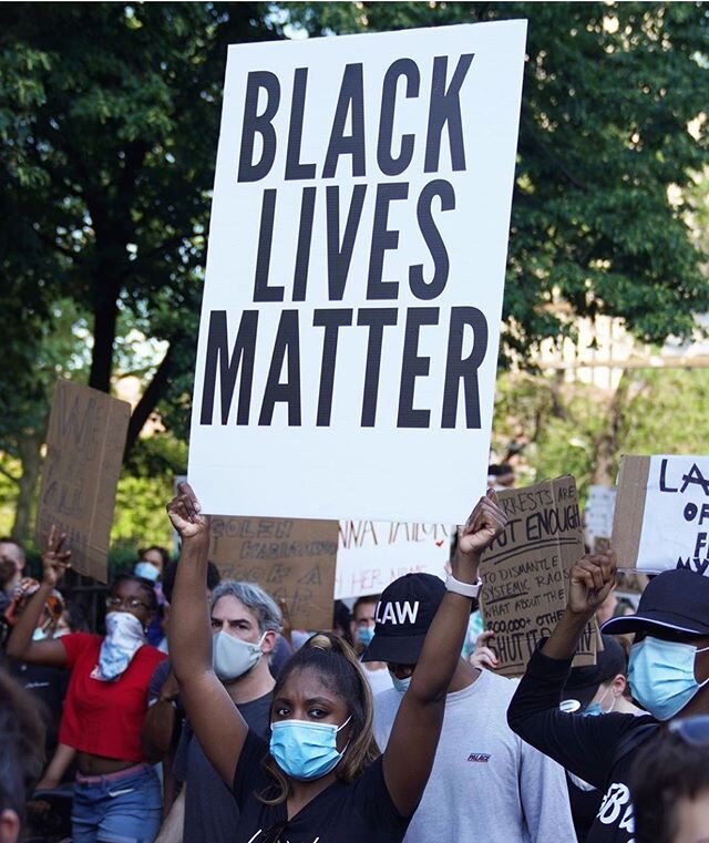 I&rsquo;m struck by the power of peaceful ☮️ protests happening all over the country... with masks on (?!!) somehow acting as a physical representation that ACTIONS ARE LOUDER THAN WORDS. Those all caps are more for me than for you 🖤I&rsquo;m still 