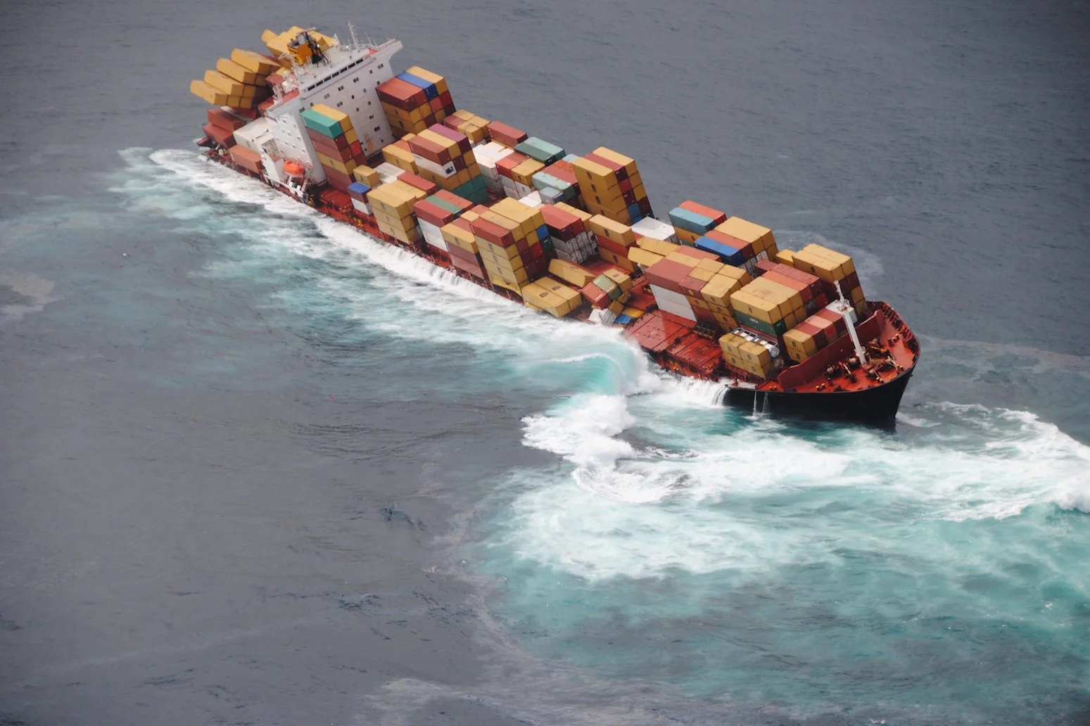 Rena aground on Astrolabe reef, Bay of Plenty
