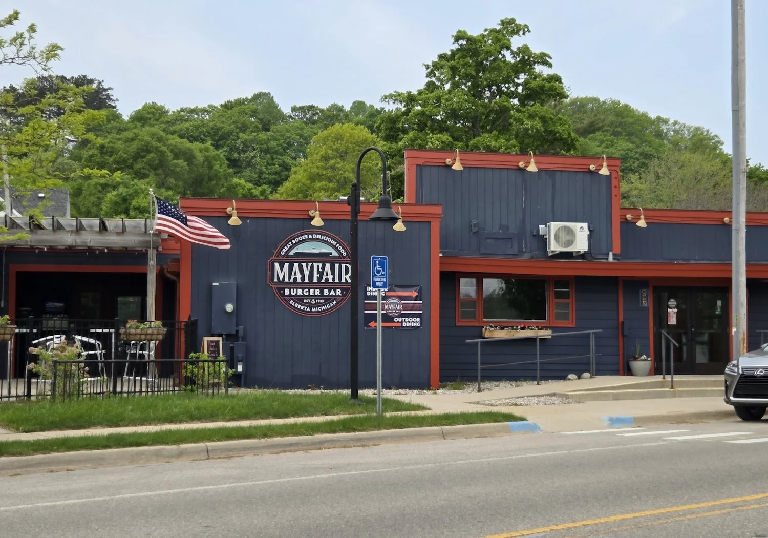 Mayfair Burger Bar Elberta.jpeg