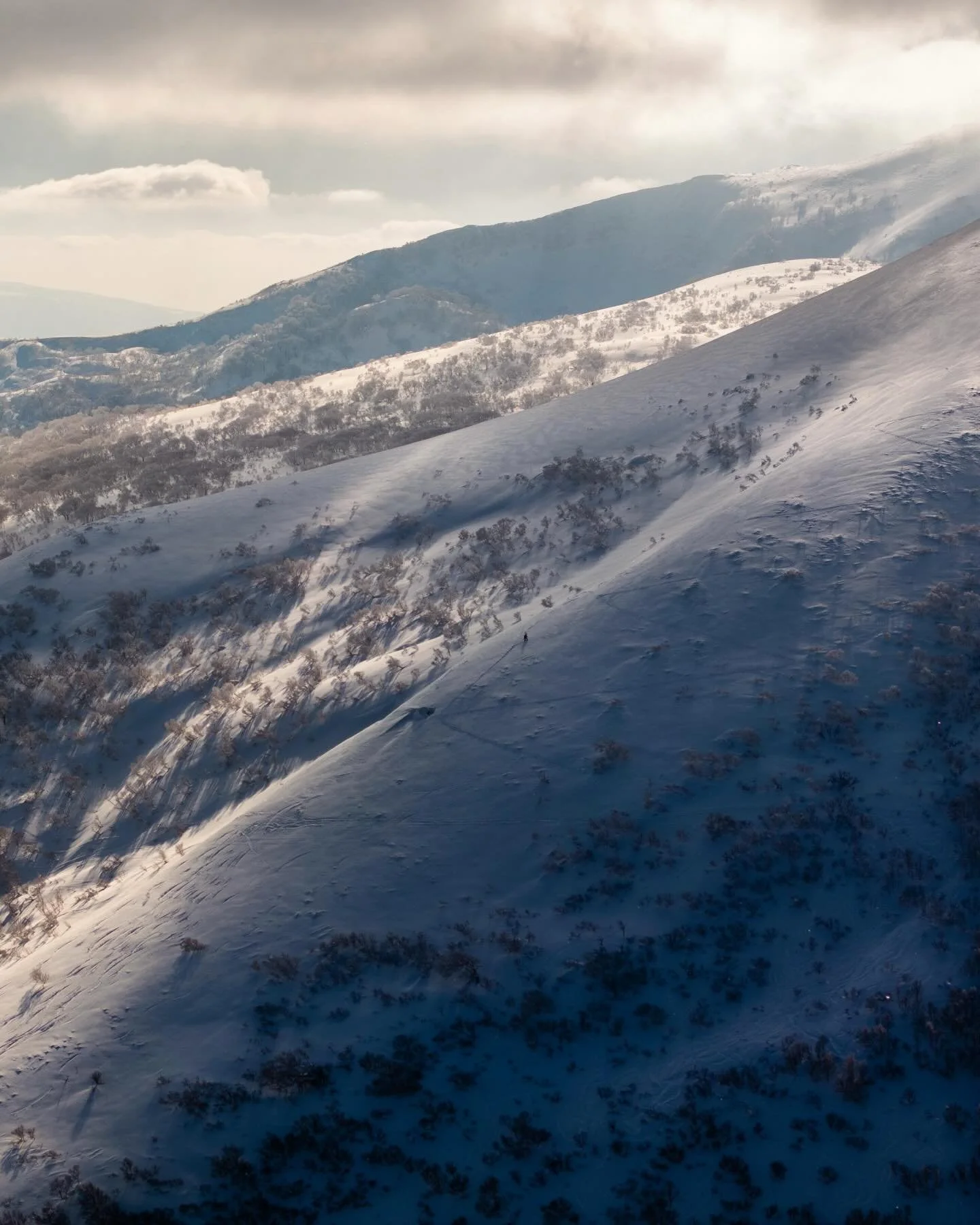 Find the bootpack trail, find the boot packer. Nothing quite like a morning summit push.. #hiddenhokkaido