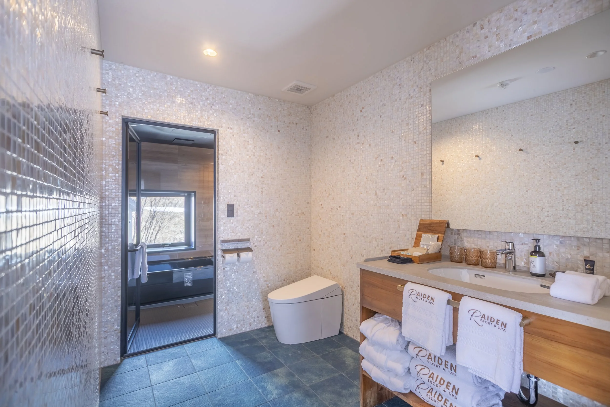 highland suite.jpg