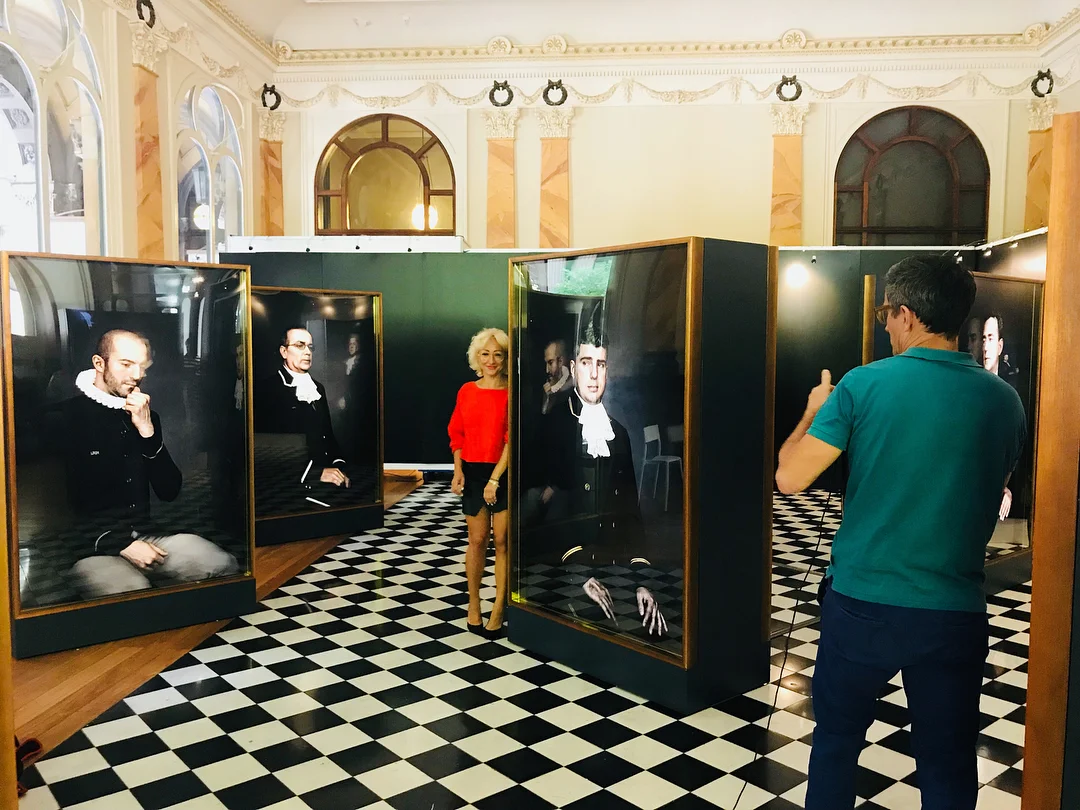29 NOVEMBER 2018: BEHIND THE SCENES SNAP FROM THE SHOOT FOR THE AFR NEWSPAPER. ARTIST ALINA GOZIN'A NEXT TO HER DOORMEN OF NEW YORK ART WORK BEFORE THE OPENING NIGHT AT WENTWORTH GALLERIES, GPO BUILDING, MARTIN PLACE , SYDNEY, AUSTRALIA