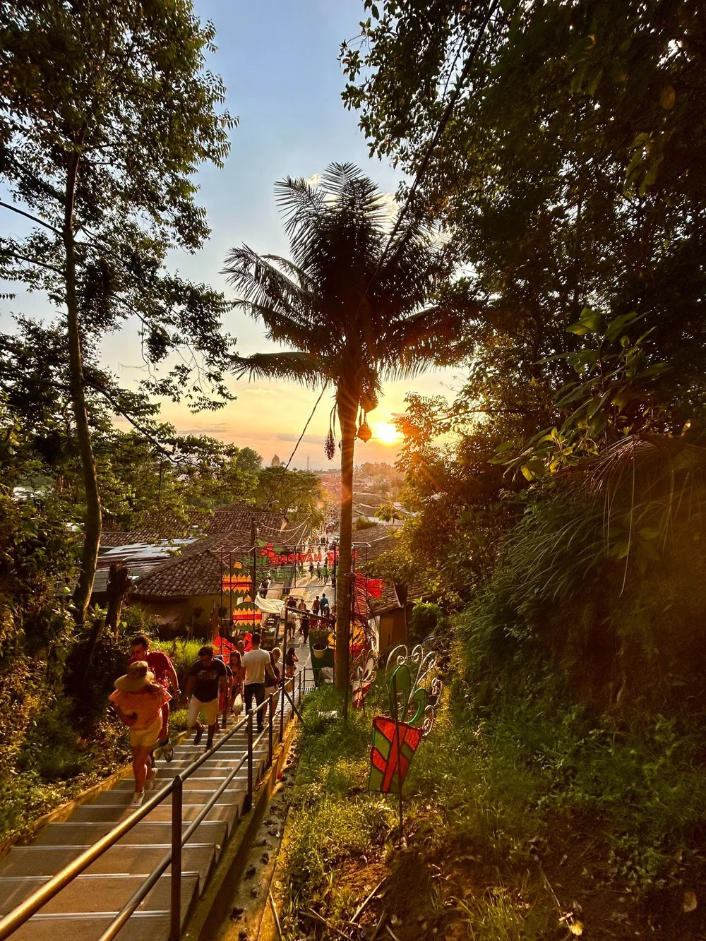 Walk to town viewpoint