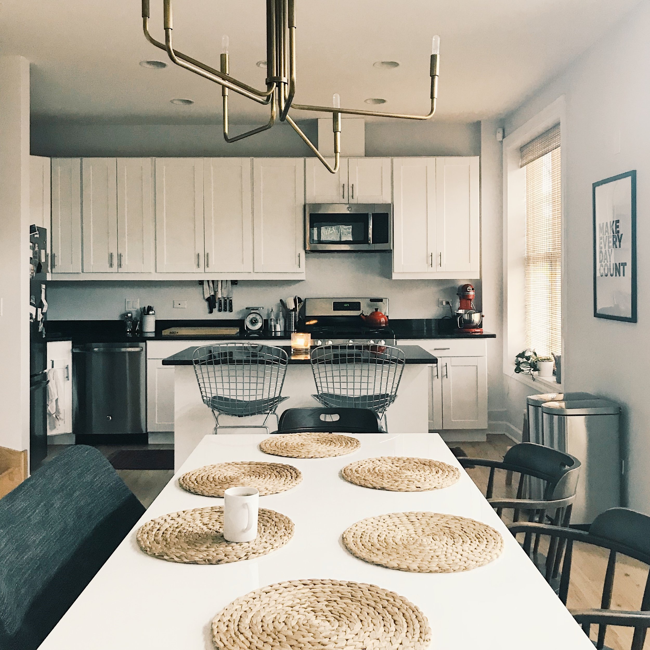 Minimalist Kitchen_Coco Bordeaux.jpg