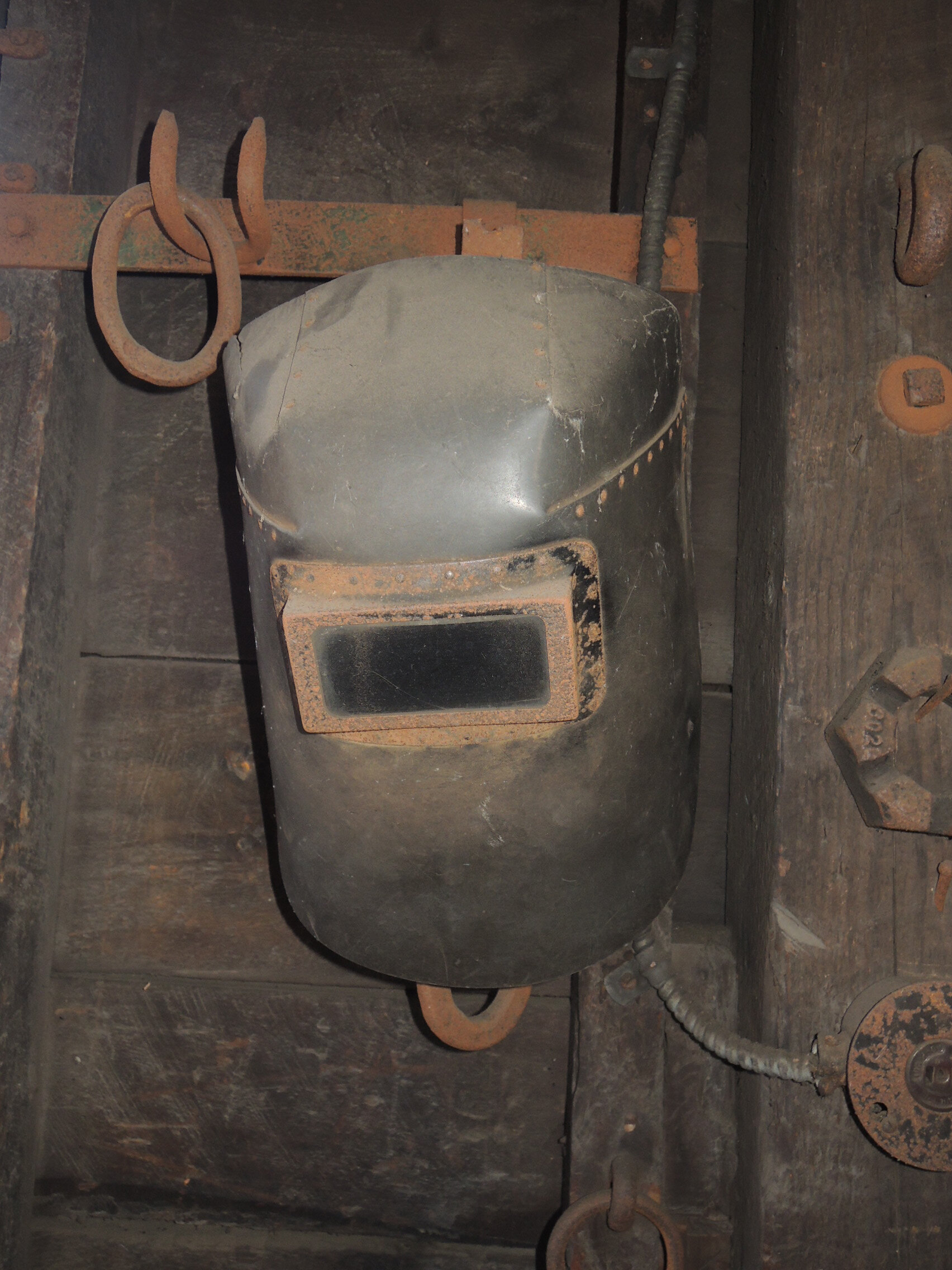 2014-019.0717 welding helmet 1.jpg