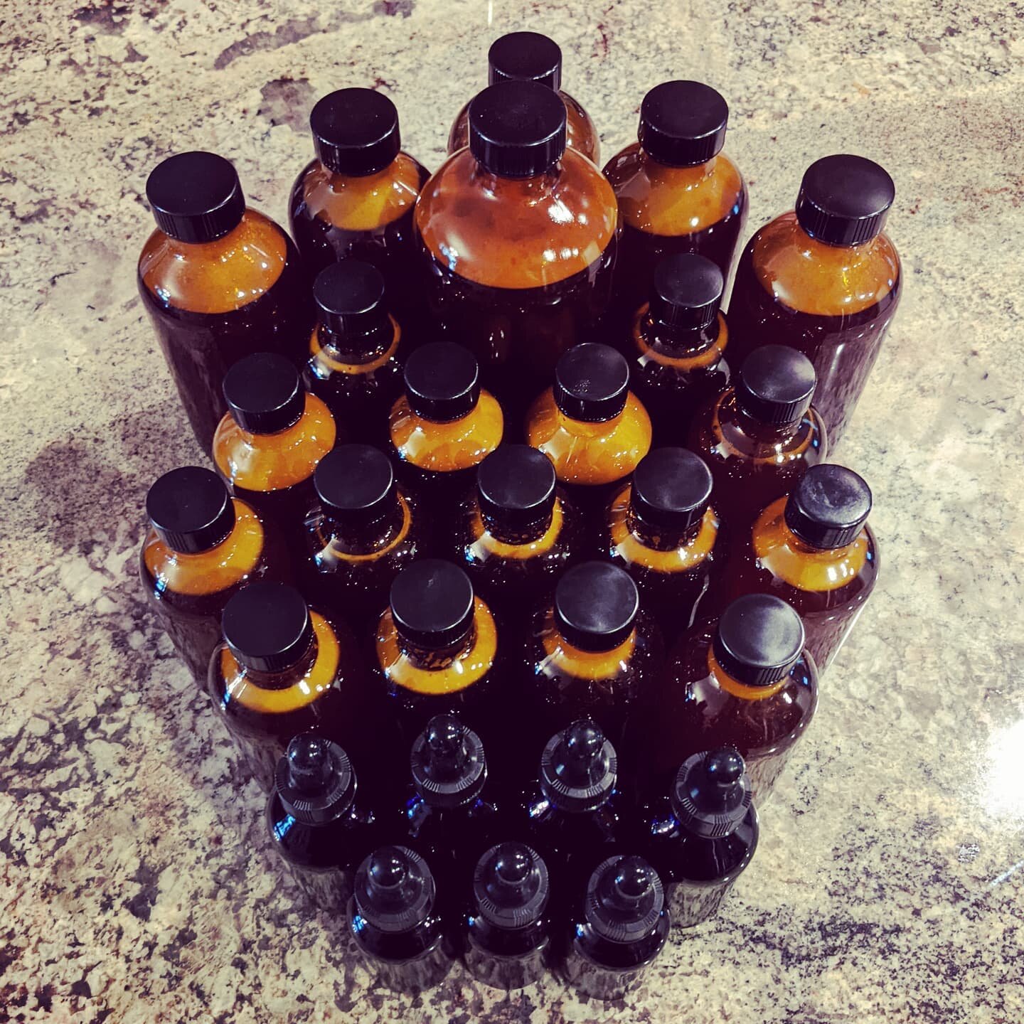 It's a medicine making new moon...

AND this is why I can't get an inventory big enough to launch the store... Because all these are gifts or custom orders, and I've been full with that ❤️🙏🌹

#alchemicalrose #rosemedicine #sacredrose #newmoonmagic 