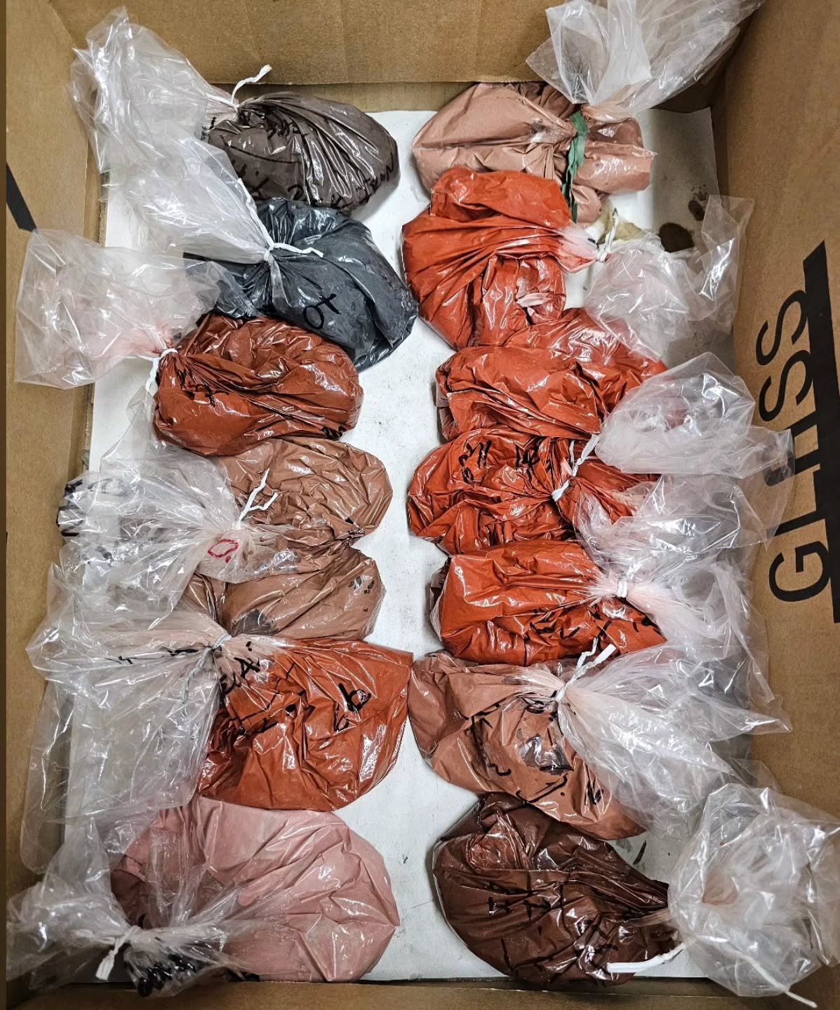 Clay tests for a new commission! It's been awhile since I've played with some color, should be fun!

#ceramics #ceramicart #pottery #artstudio #design #homedecor #ceramicsculpture #sculpture #ceramicsofinstagram #collectibledesign #modernmaker 
#cont