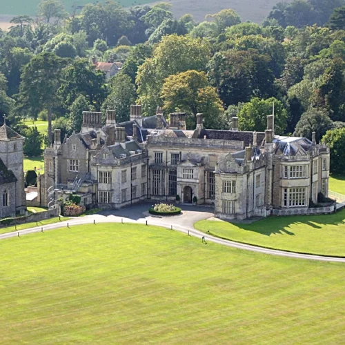 WISTON HOUSE, SUSSEX Website Another venue where the wedding organisers worked with all the suppliers hand in hand and the staff were incredibly kind and helpful. Despite the grandeur of this venue, it was totally unassuming. Just gorgeous!