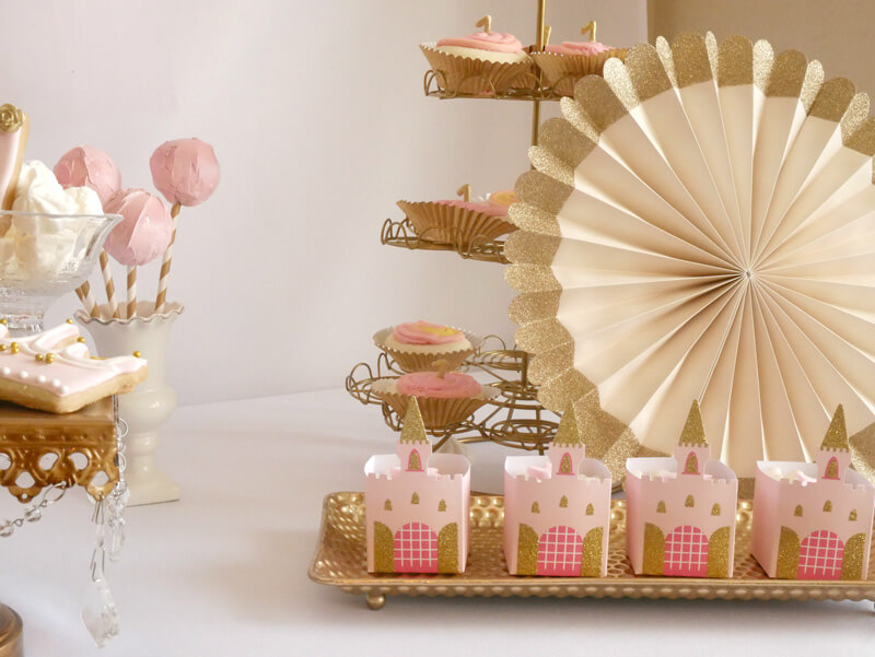 Cute desserts, dessert table with props