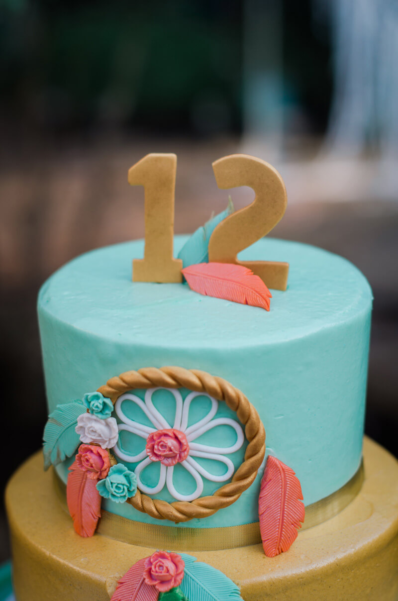 Boho Chic cake and topper idea
