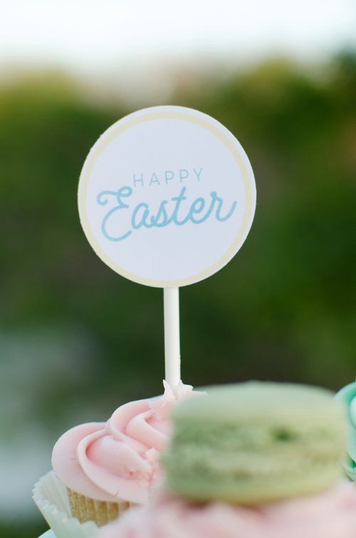  Click to download your free Easter Cupcake Wrapper Printables from Mint Event Design www.minteventdesign.com #easterparty #gardenparty #partysupplies #tablescape #eastertable #freeprintable #cupcaketoppers 