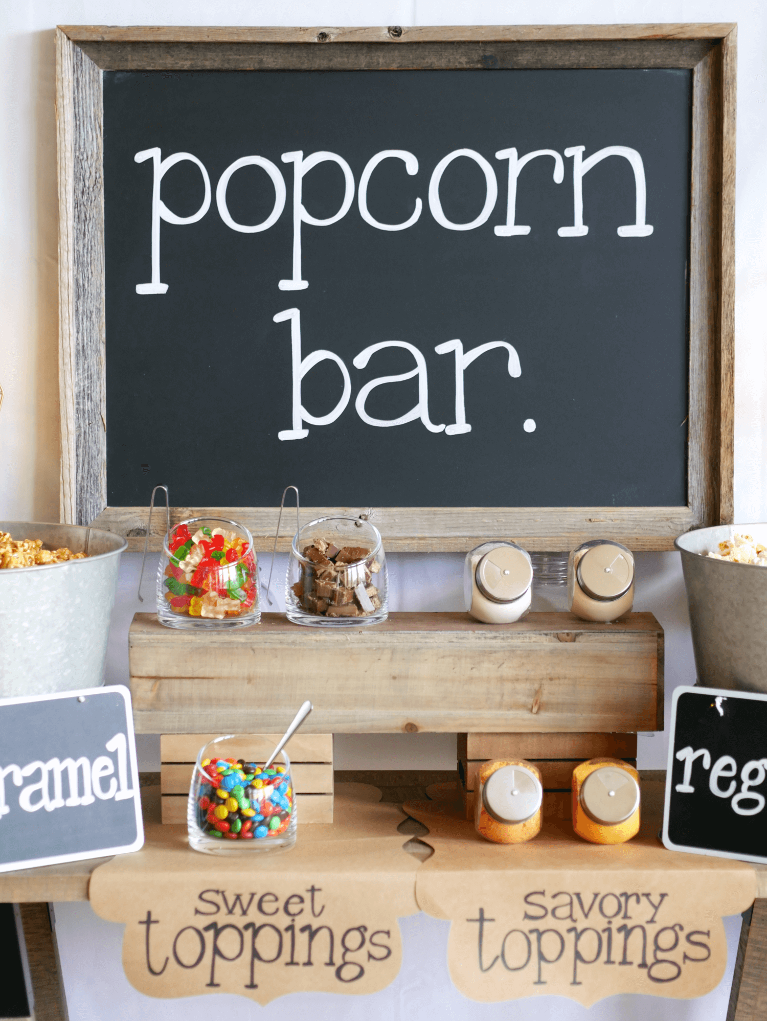 Popcorn bar idea / Popcorn bar for teen parties / Teen party ideas / Rustic Popcorn bar ideas / Popcorn chalkboard sign / Typewriter chalkboard sign / Chalkboard sign idea / wedding popcorn bar / Styled by Carolina from MINT Event Design / www.minteventdesign.com
