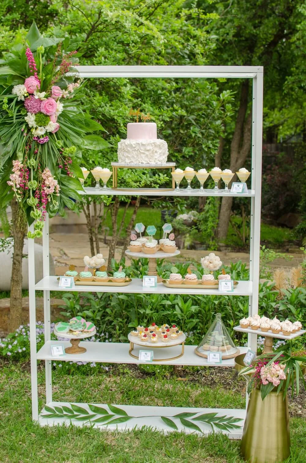 Outdoor-dessert-table-idea.jpg