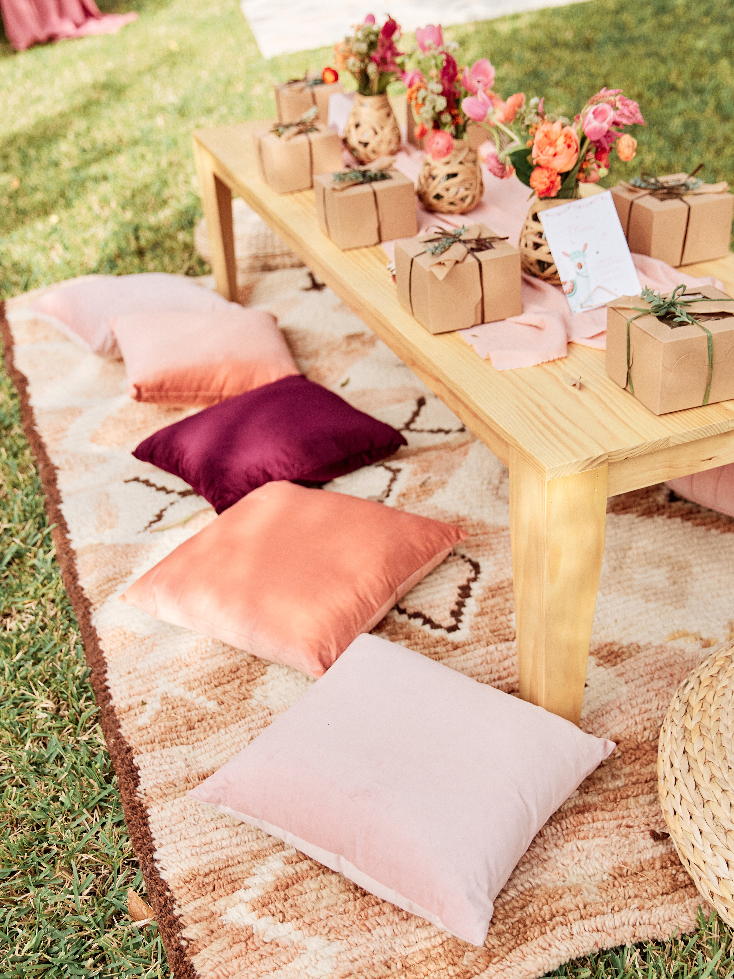 Comfortable seating for a picnic party - get details and more party inspiration now at minteventdesign.com!