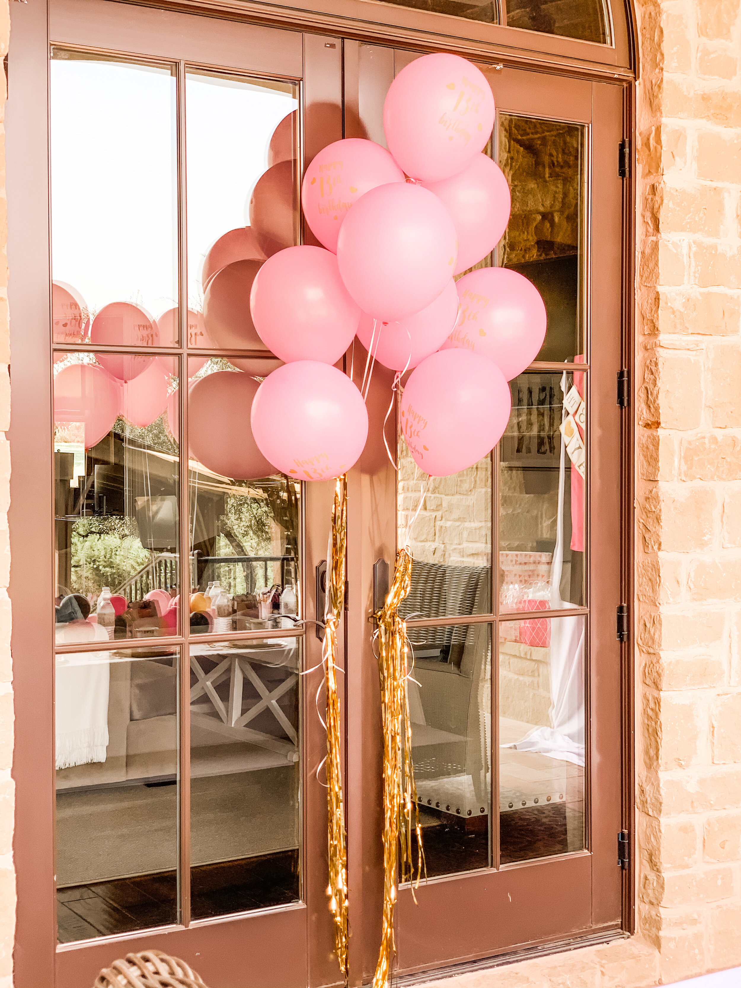Pink and gold balloon details for a Glamorous Teen Birthday Party - get more details and party inspiration on minteventdesign.com!