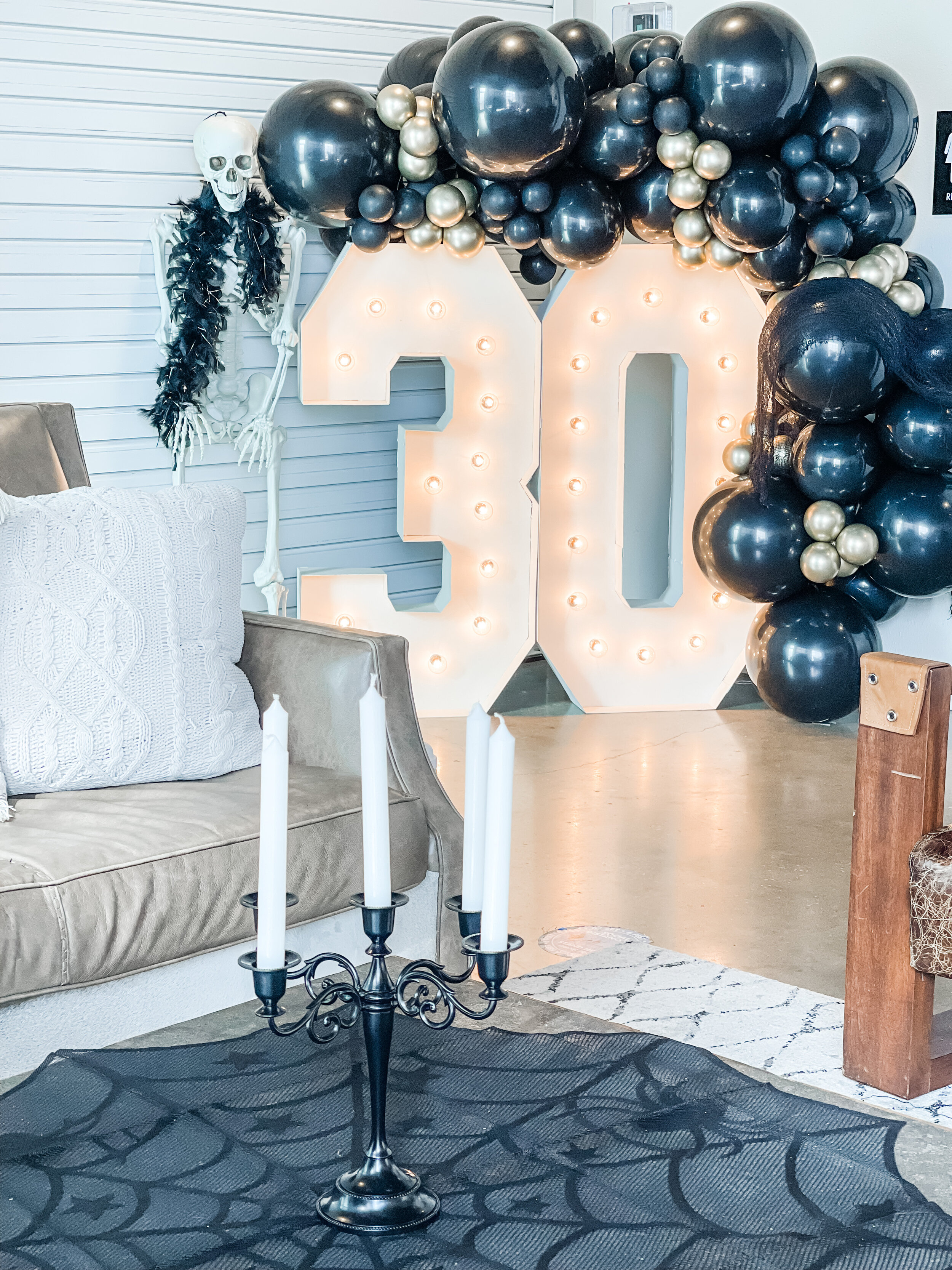 Throw a fun “Death to my Twenties” 30th Birthday Party by celebrating with giant marquee numbers! Get ideas for welcome area, drink station, food bar, decor and more now at minteventdesign.com!