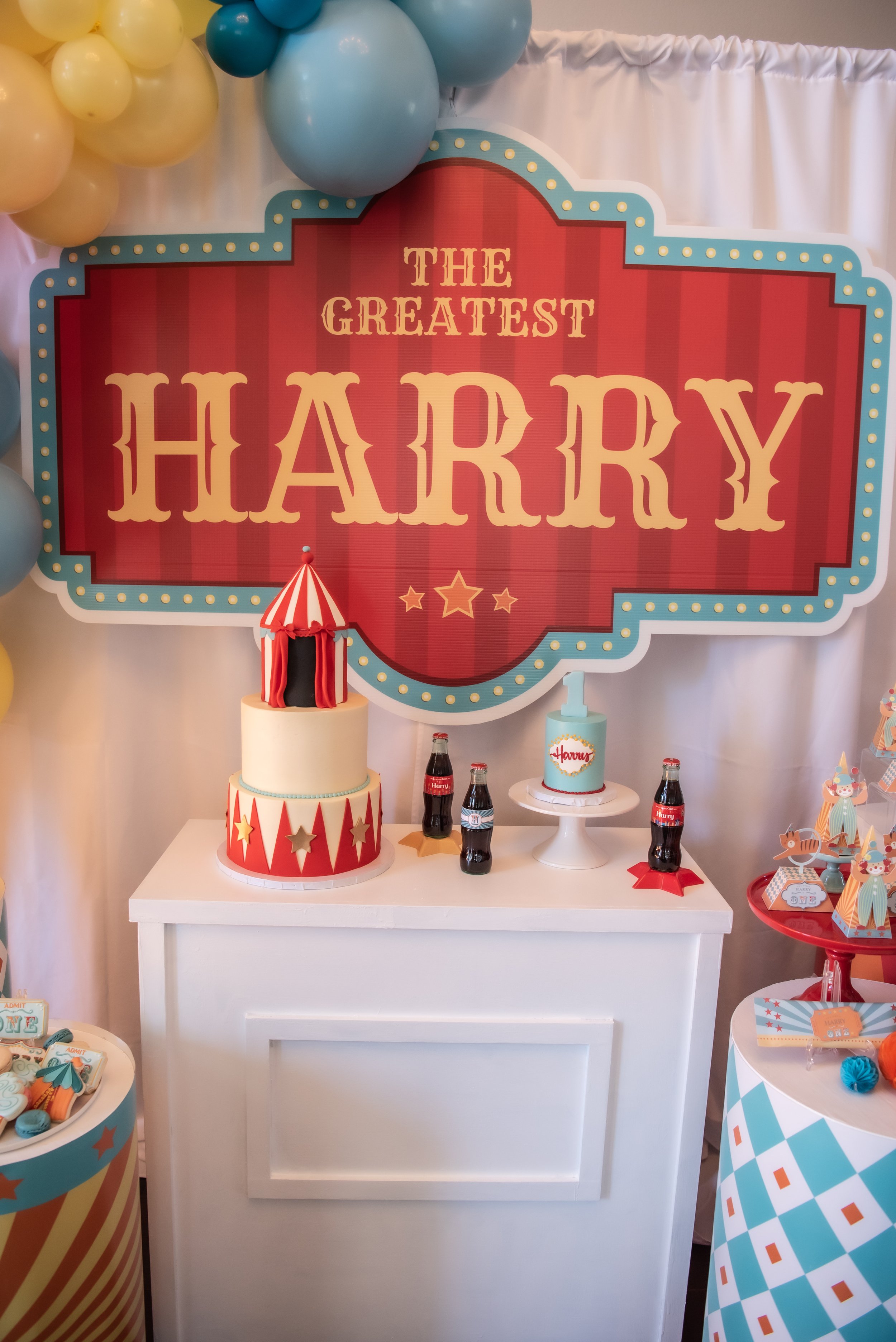 Carnival or circus themed birthday party personalized sign - "The Greatest Harry". Party details at www.minteventdesign.com!