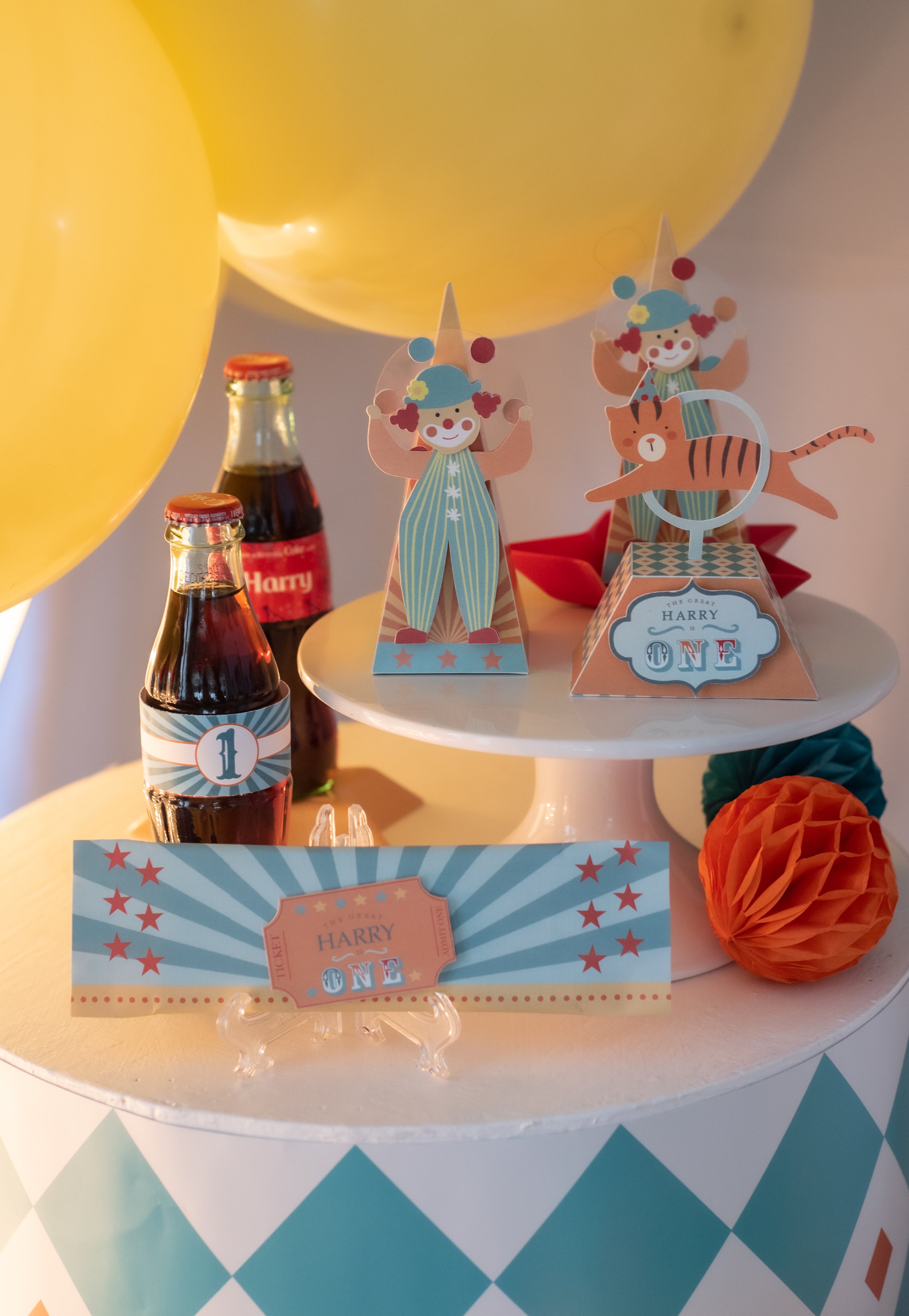 Carnival or circus themed birthday decor. Party details at www.minteventdesign.com!