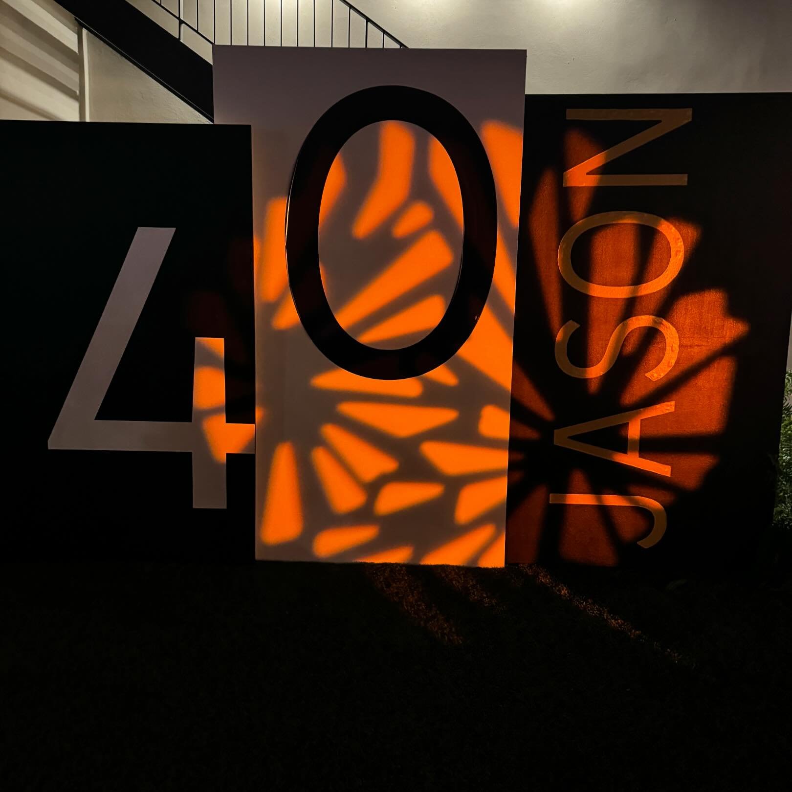 We love when we can add some extra lighting to your event, so when the night comes, another extra unexpected decor arrives! #atxeventplanner #austinevents #austineventplanner #atxevents #milestonebirthday