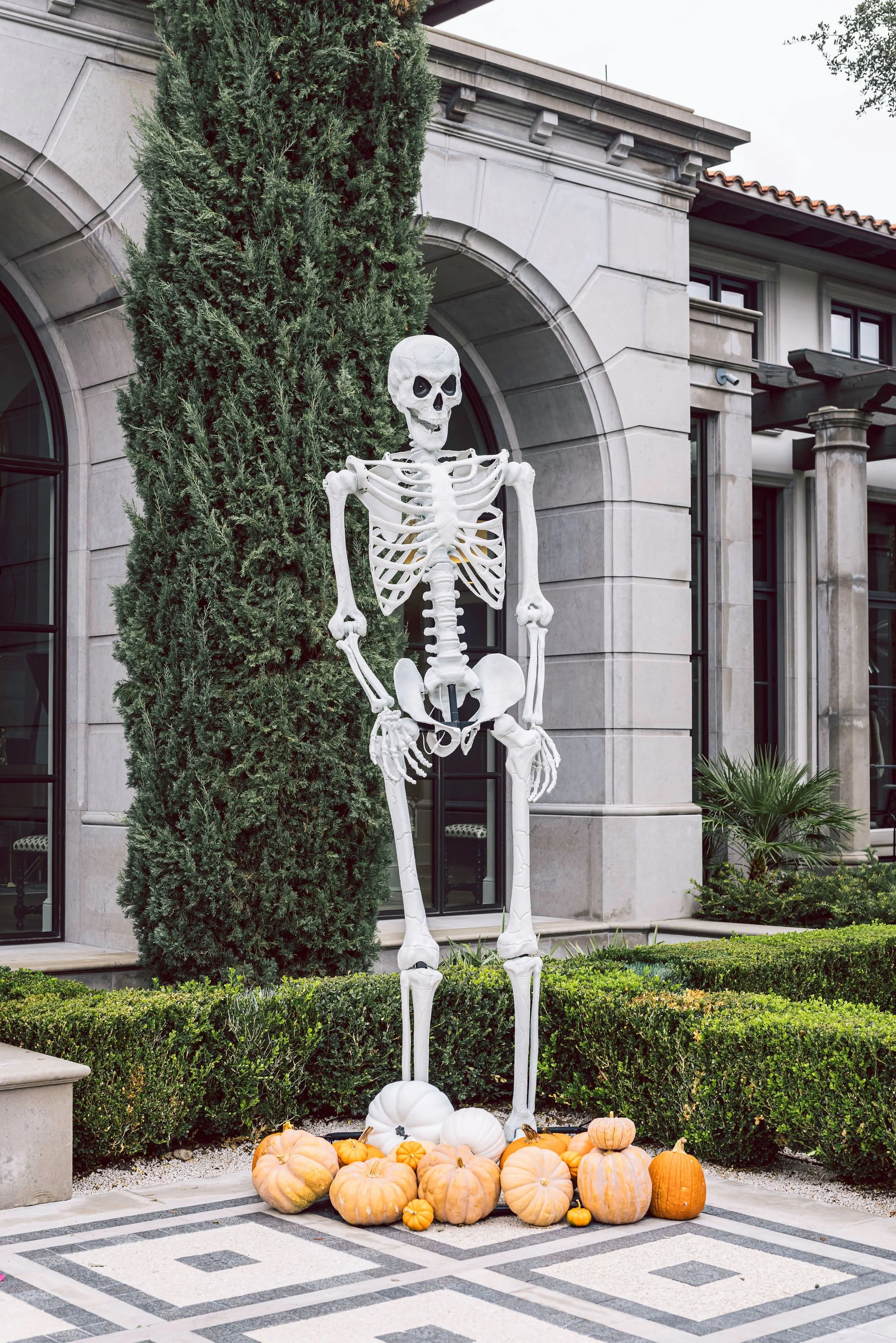 Halloween Home Decor Skeleton &amp; Pumpkin Entrance - See more at www.minteventdesign.com!