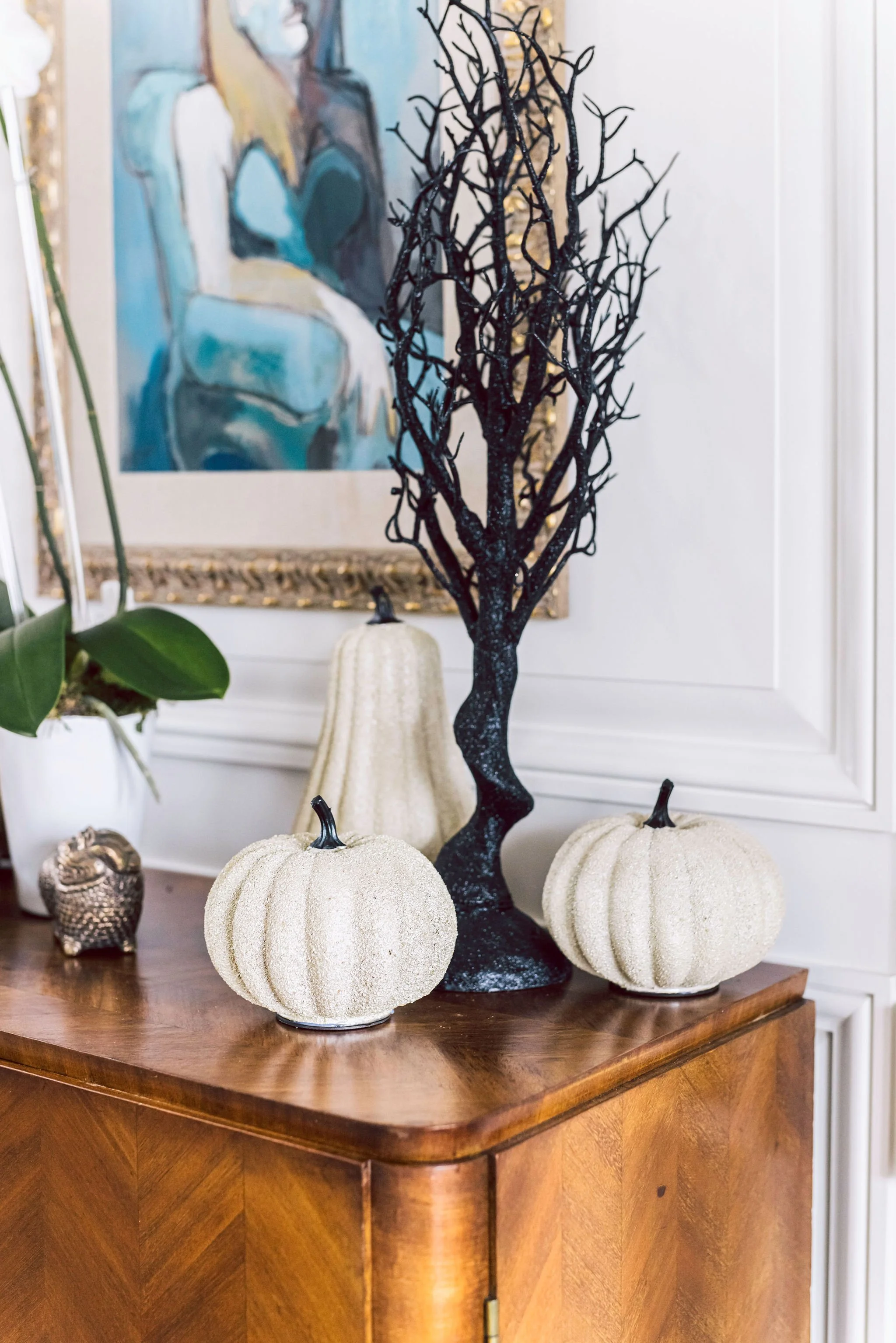 Halloween Home Decor - See more at www.minteventdesign.com!