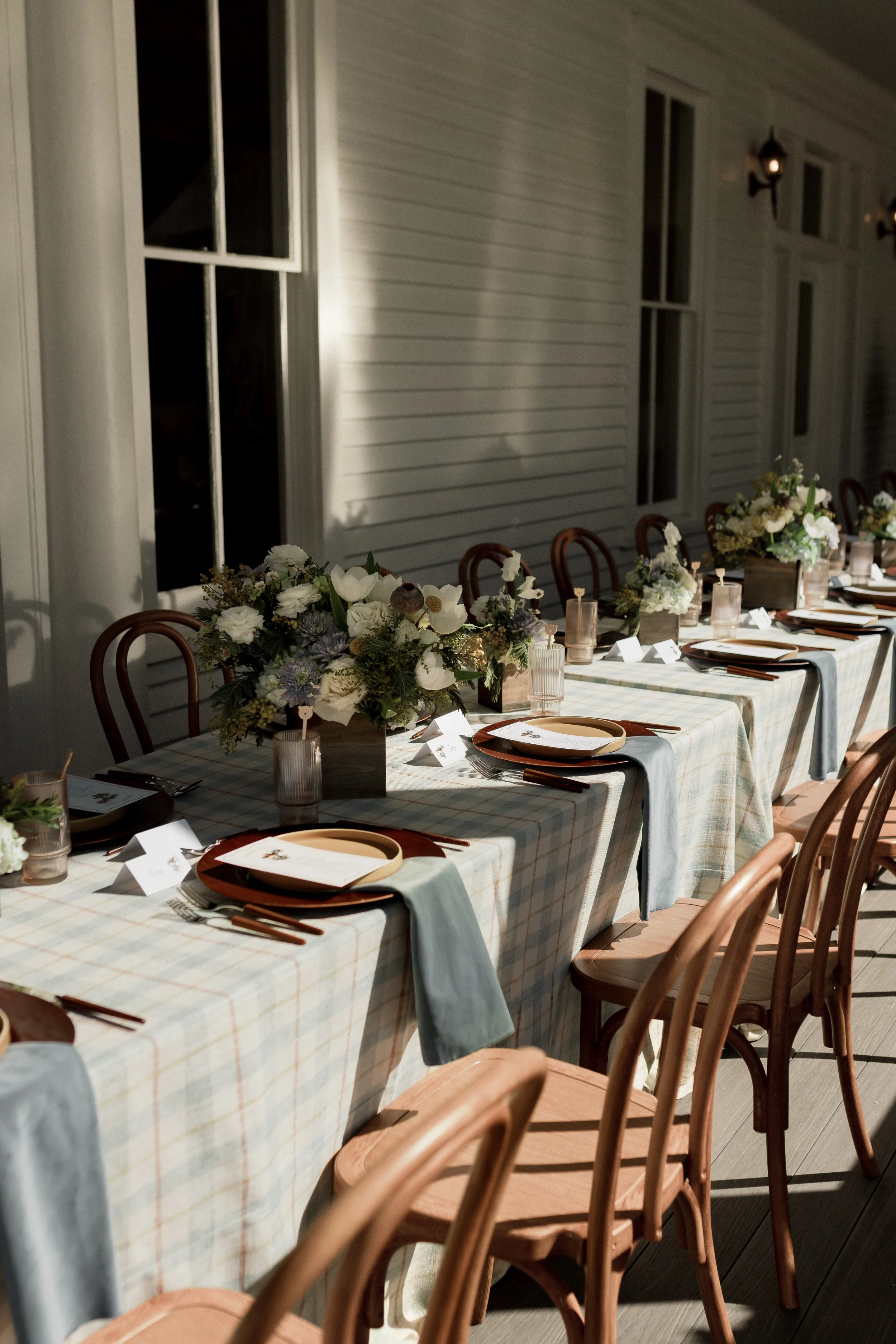 Outdoor baby shower tablescape created through Mint Events’ event planner services