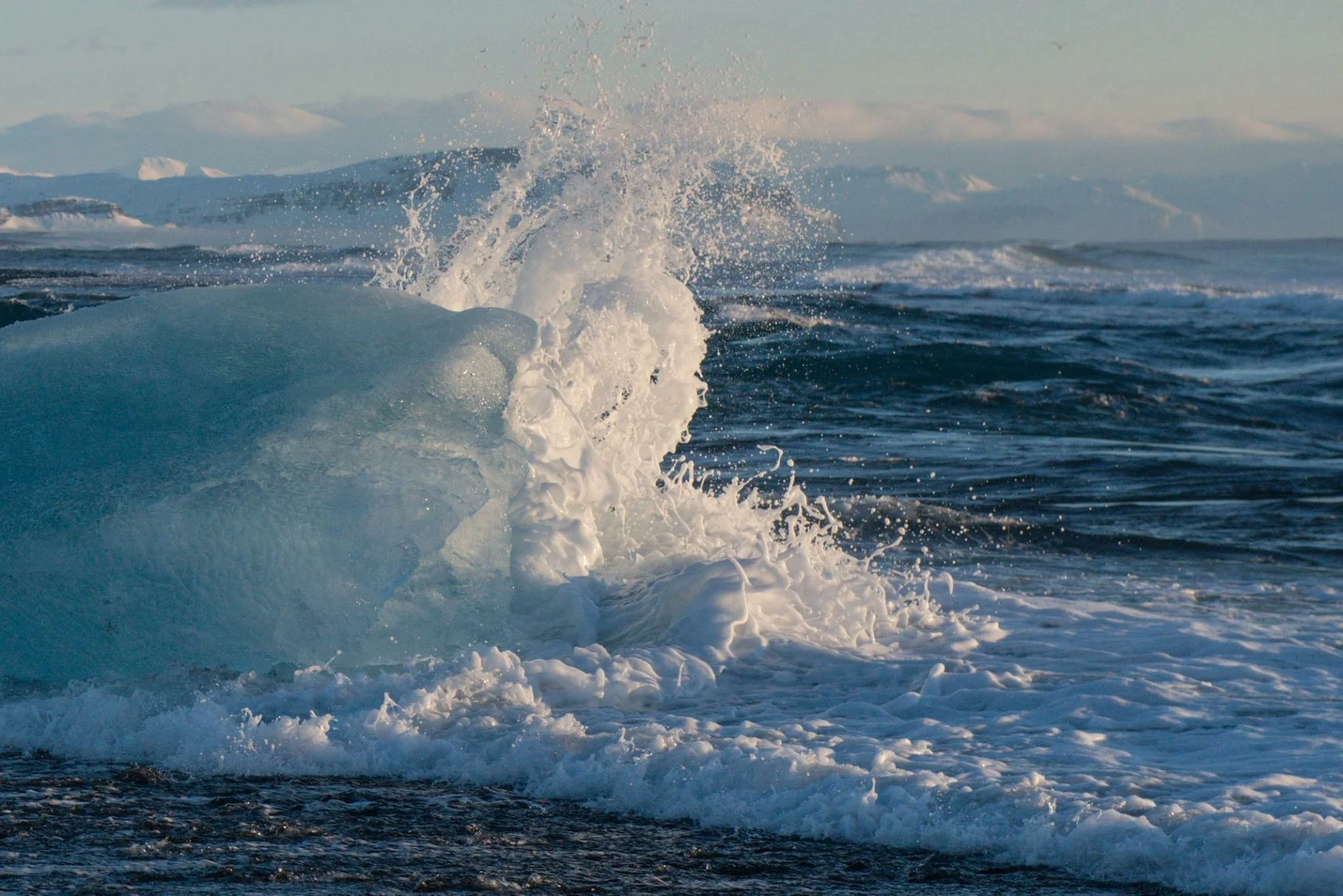 IMG-0787_Wave and calm ocean.JPG