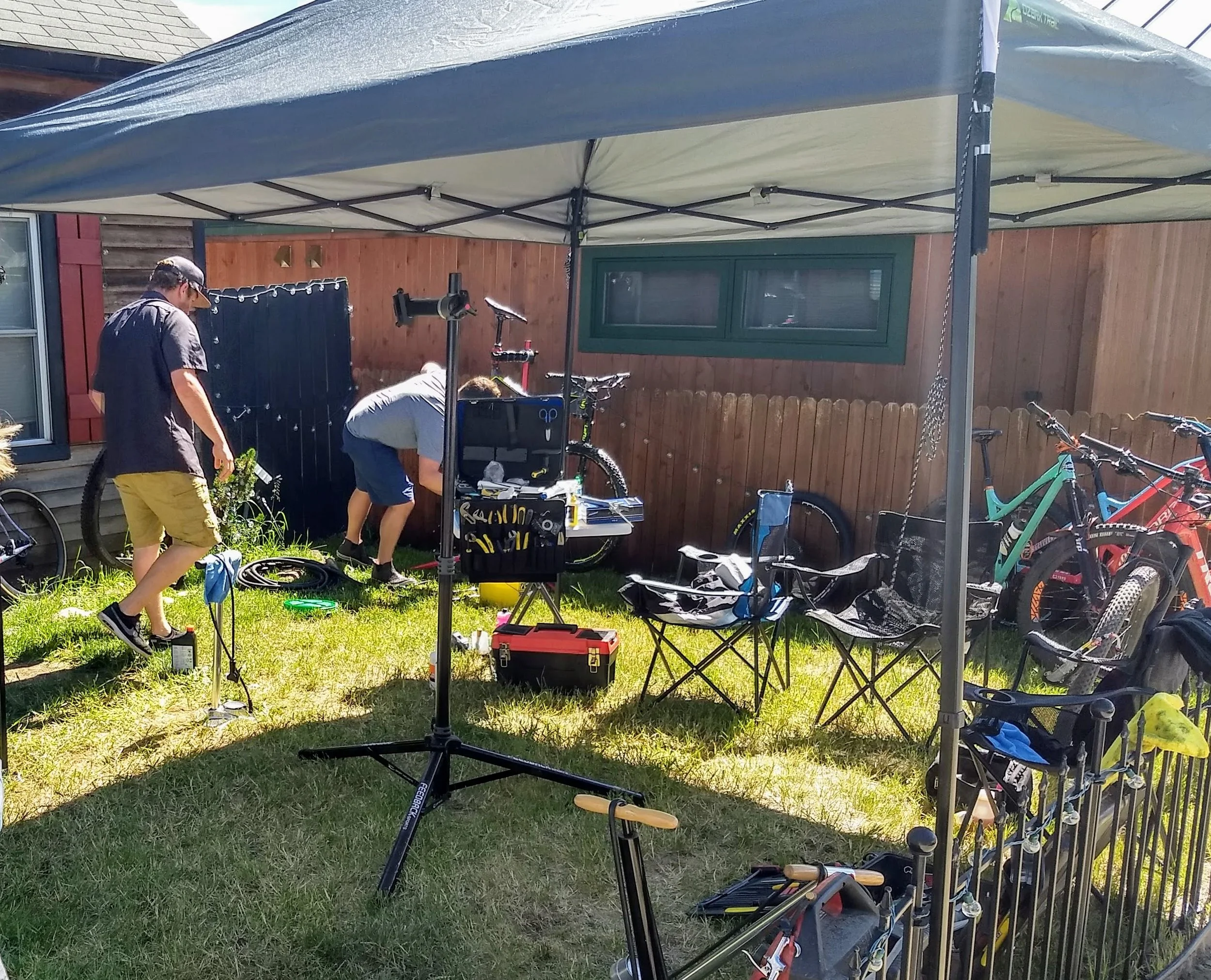 Pro mechanics building and tuning bikes for the big race