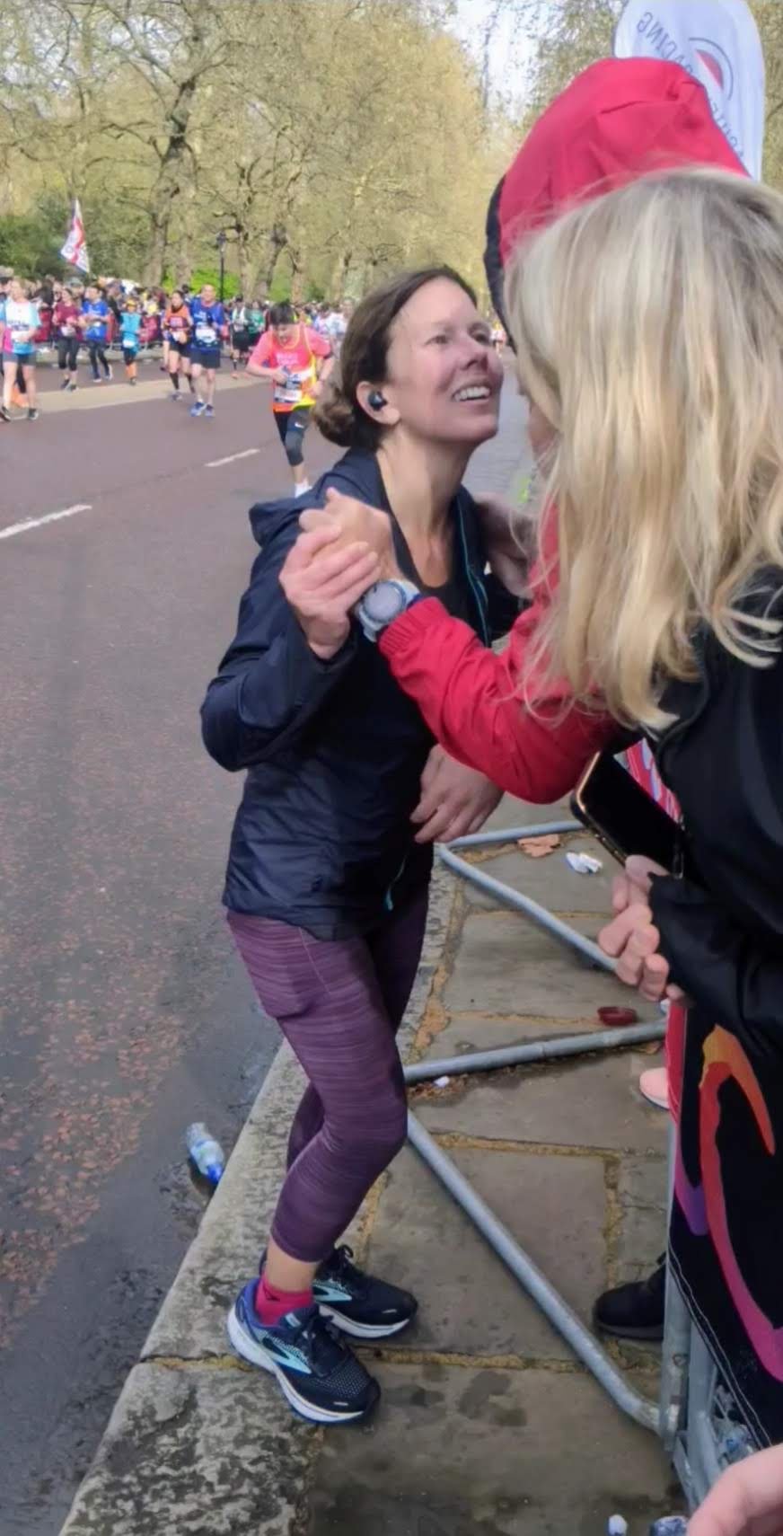 Julie Talbott getting a kiss from Shawn