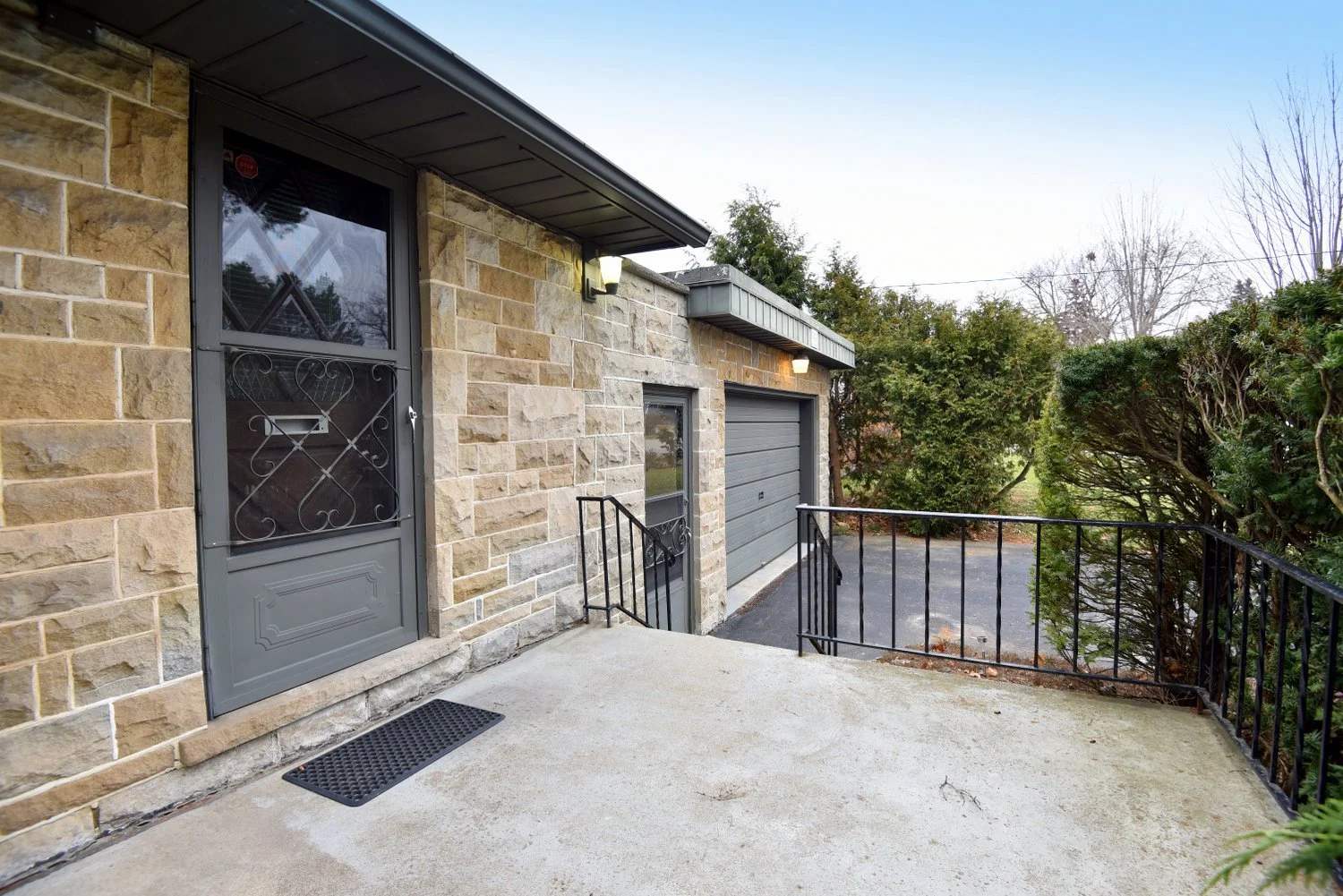 2Front Walkway View2.JPG