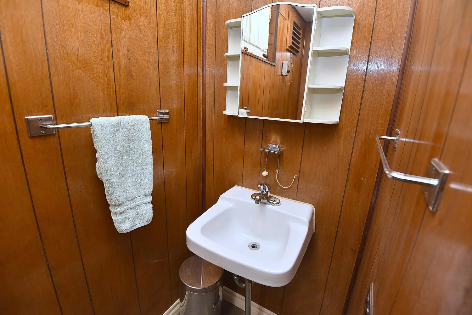 22Lower Powder Room.JPG