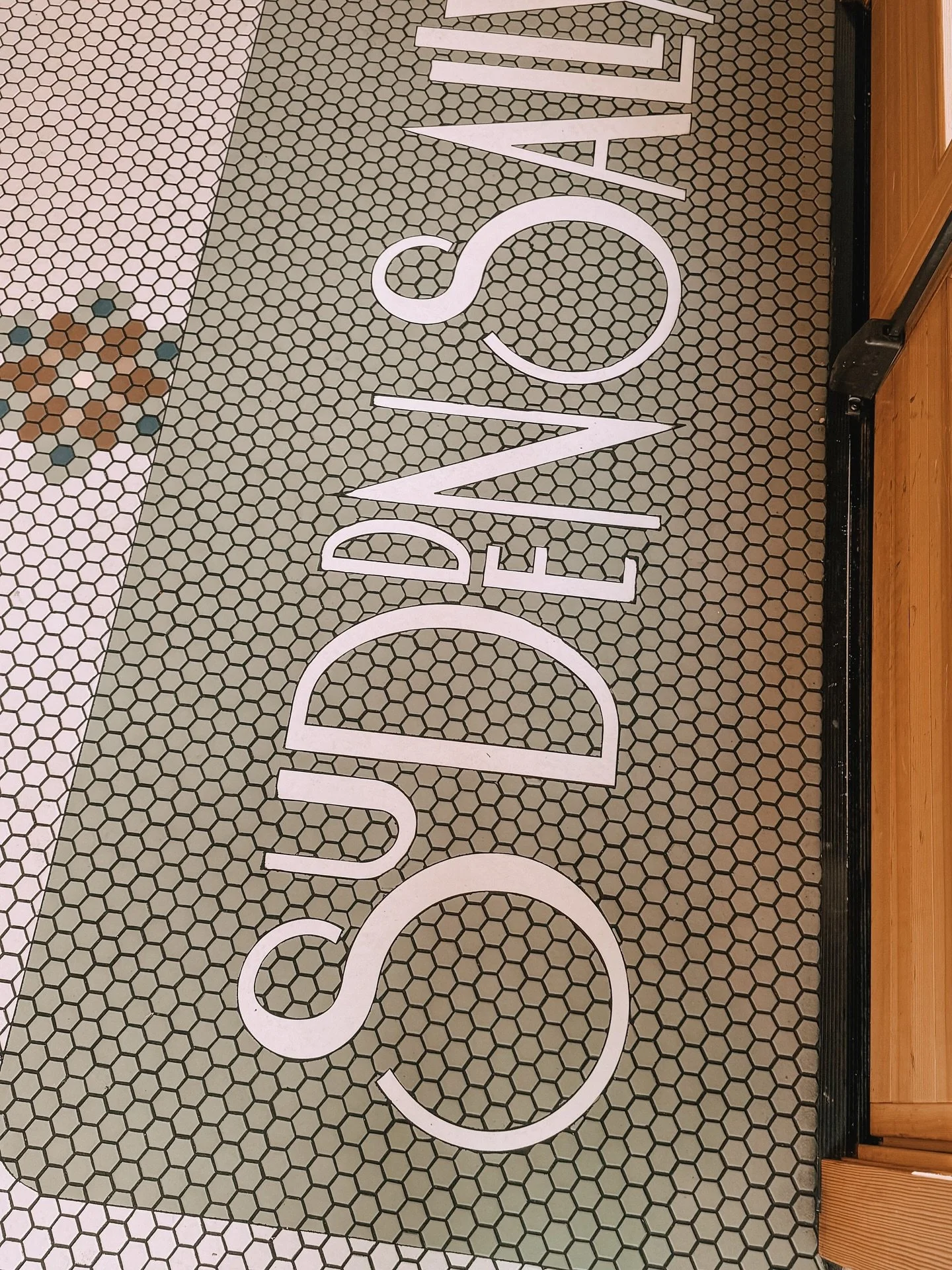 A much needed weekend away in one of our favourite spots 🏔️🍕🤍💭🍻 

#banff #weekendgetaway #togetherforever #loveyou 
🏢: @otterhotelbanff @banff.lodging.co 
🥂: @suddensally