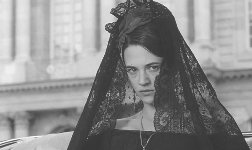 PLAYLISTS_CostumeDramas_B_BW.jpg
