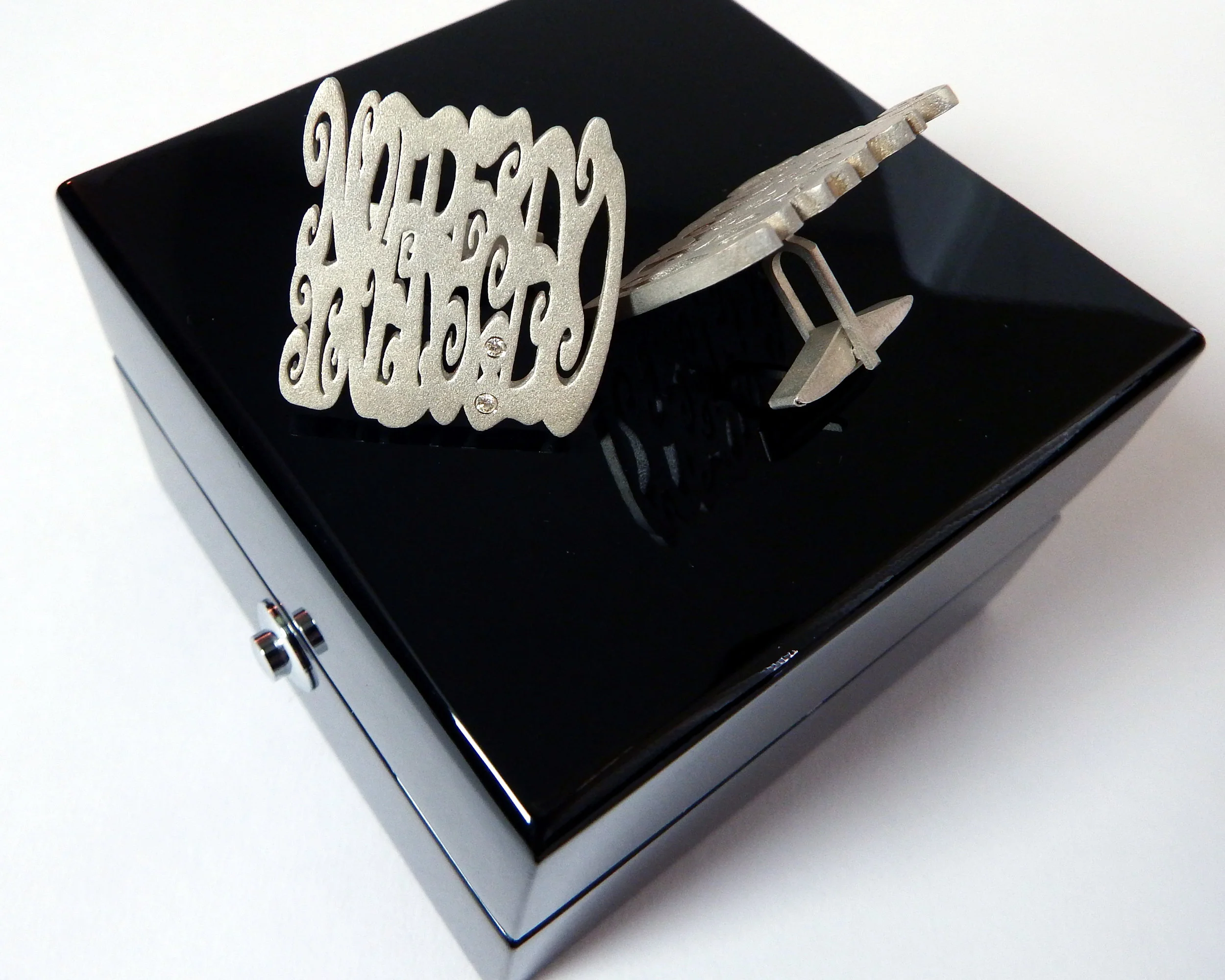 ADD Two or Four 1.7mm Diamonds to Signature Cufflinks 