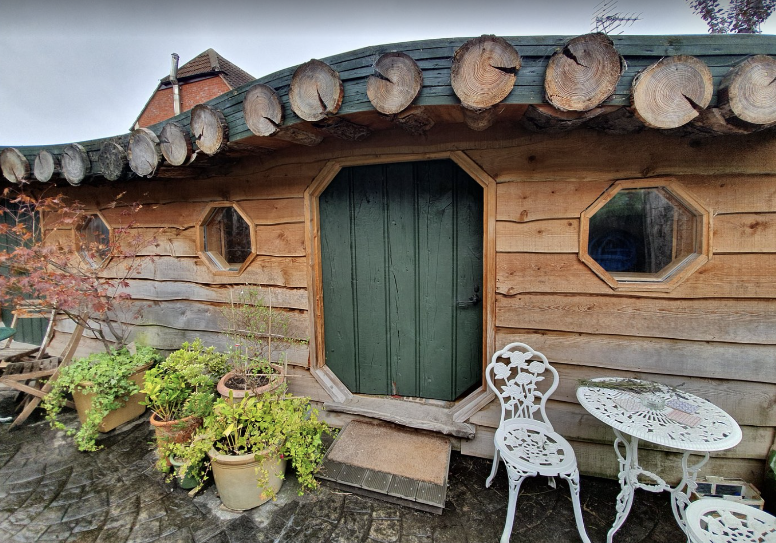 Hobbit Hut