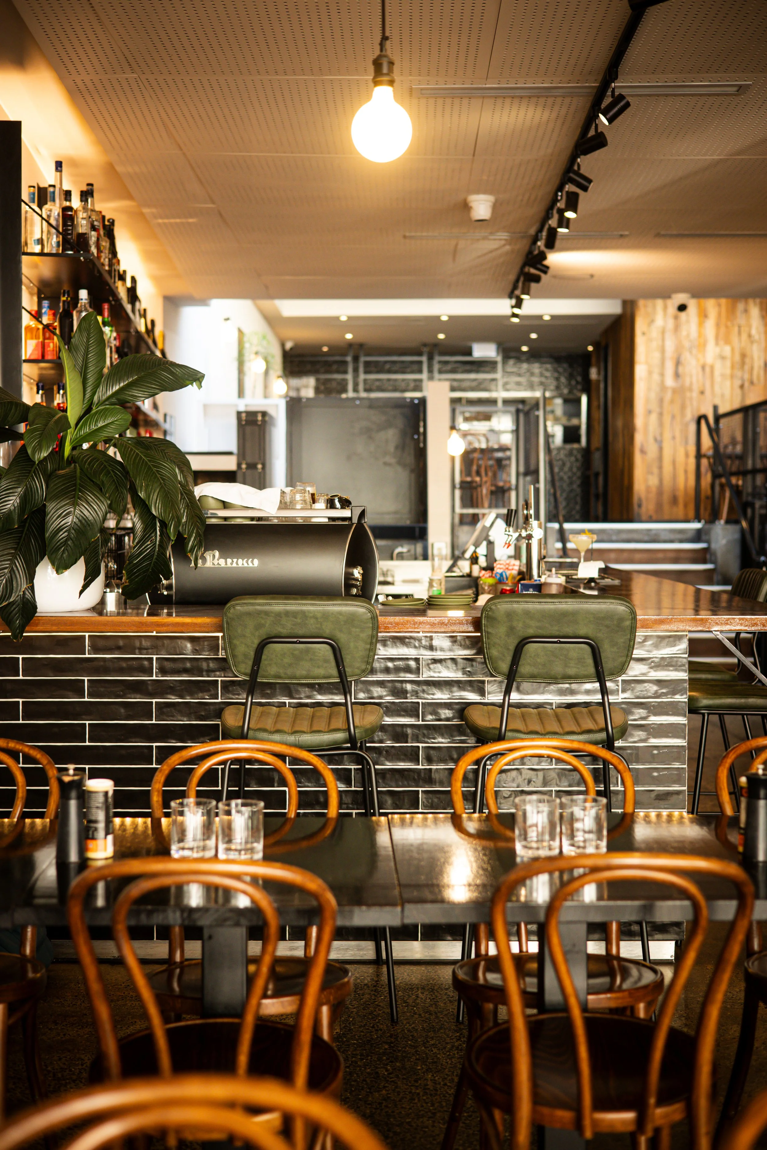 Dawson Neighbourhood Italian, Kew Italian Restaurant, Pizza, Pasta, Wine