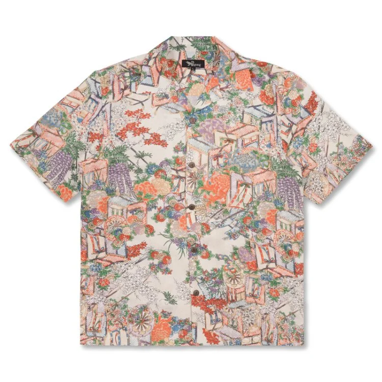 "Goshoguruma" Silk Kimono Aloha Shirt
< 2005 Summer Collection >

The ox-drawn carriages used by aristocrats during court ceremonies from the Heian to Kamakura periods are called Goshoguruma. Their graceful form is a classic dynastic 