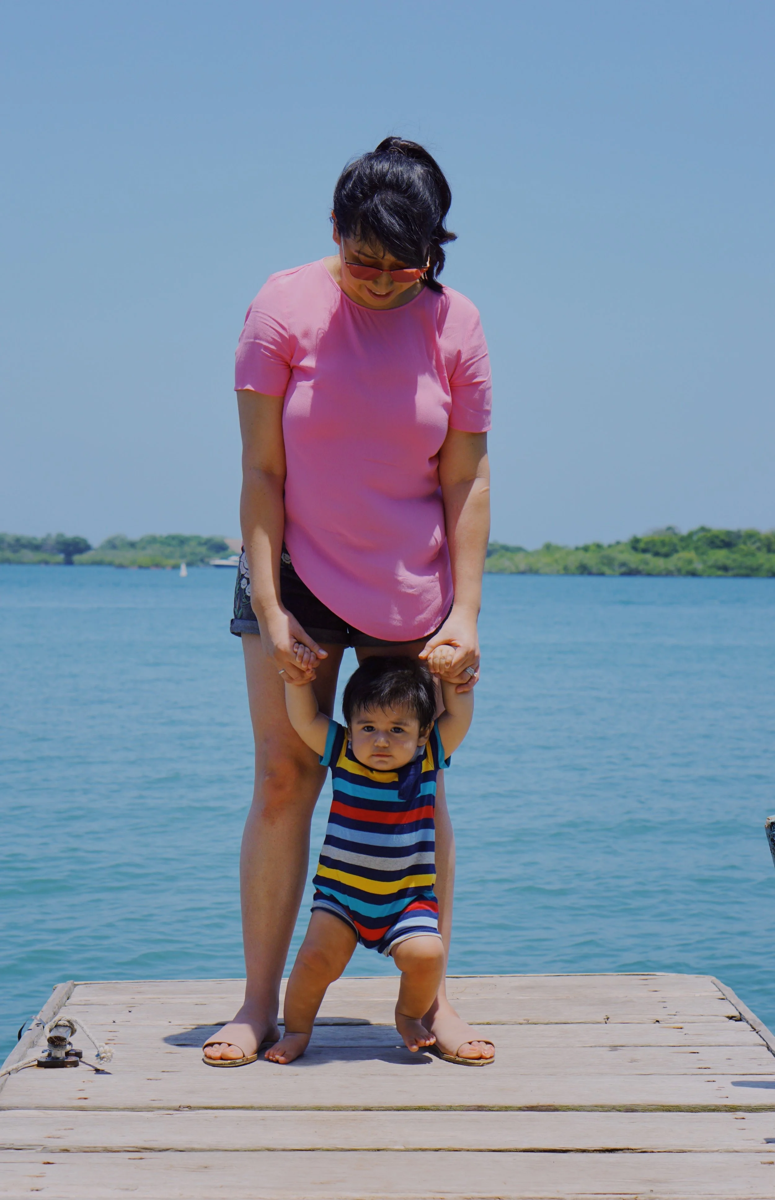  There are several small islands around Baru that are easily accessible by boat. They do tend to get very crowded at times and vendors can be quite persistent. They will often stand next to you until a service they offer is accepted, such as food, dr