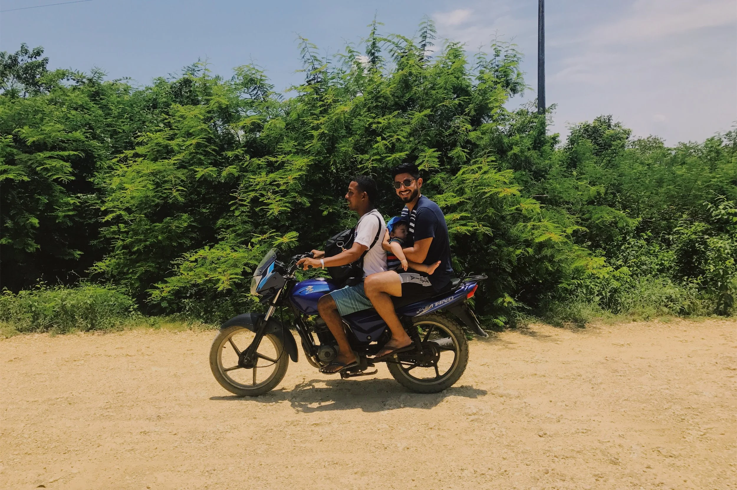  Another great thing to do if you are staying in or near Baru, is to pay a visit to the bird sanctuary. There are many beautiful birds and plant life and it is very well kept. The groundskeeper along with his friend took us to the bird sanctuary via 