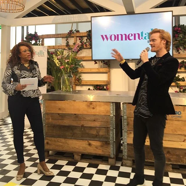 Zojuist is de show: &ldquo;How to keep a man and get a man&rdquo; van start gegaan op de @huishoudbeurs! Vandaag hebben wij als gast @daviddammusic bekend van The Voice of Holland.