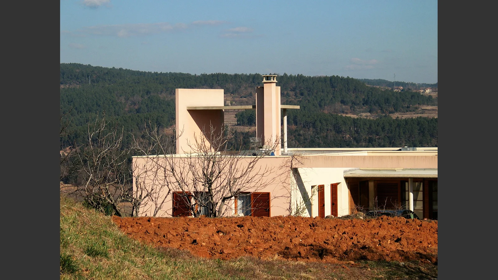 Maison les Vans Ardèche France. Atelier Messaoudi architecture aménagement et design. Bureau d'étude Algérie.