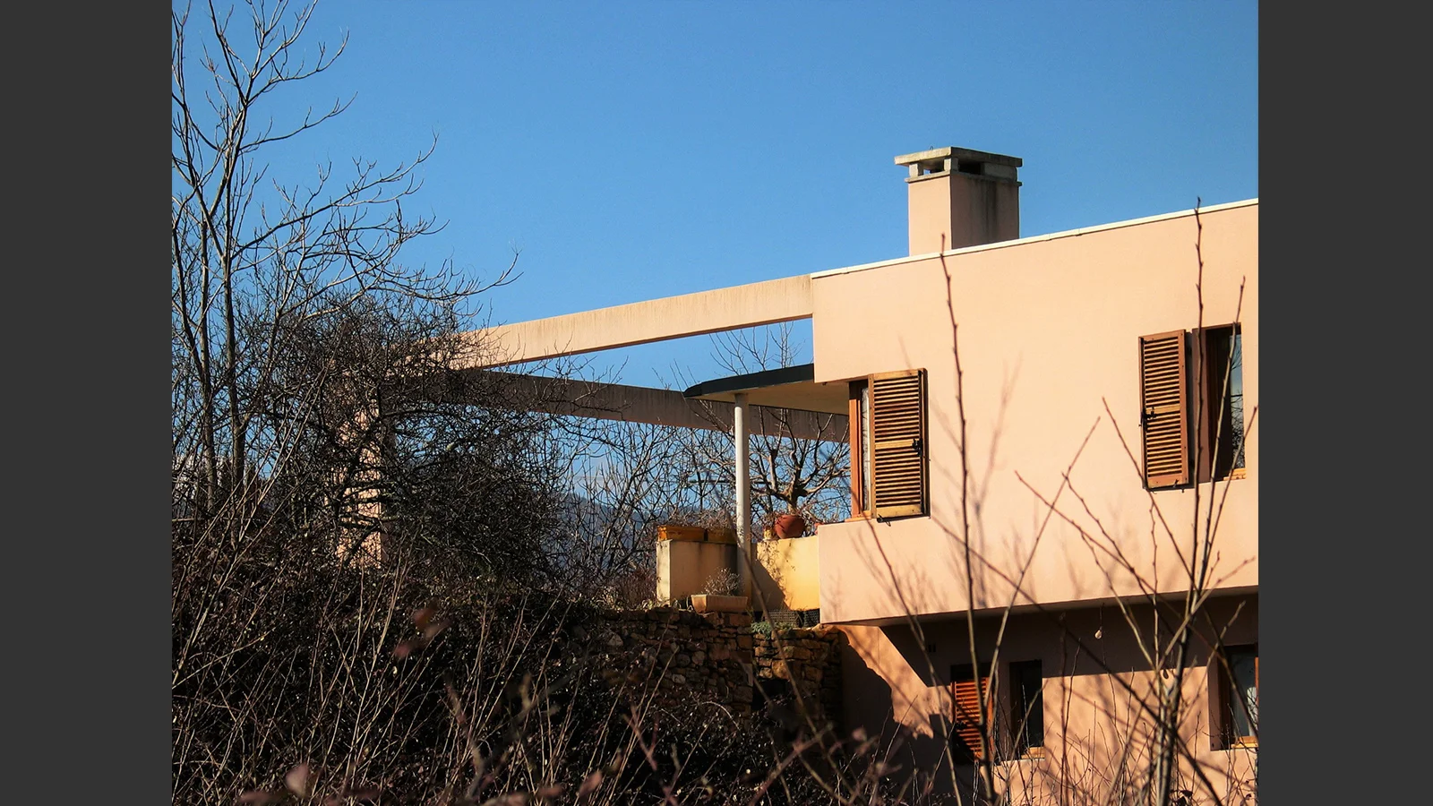 Maison les Vans Ardèche France. Atelier Messaoudi architecture aménagement et design. Bureau d'étude Algérie.