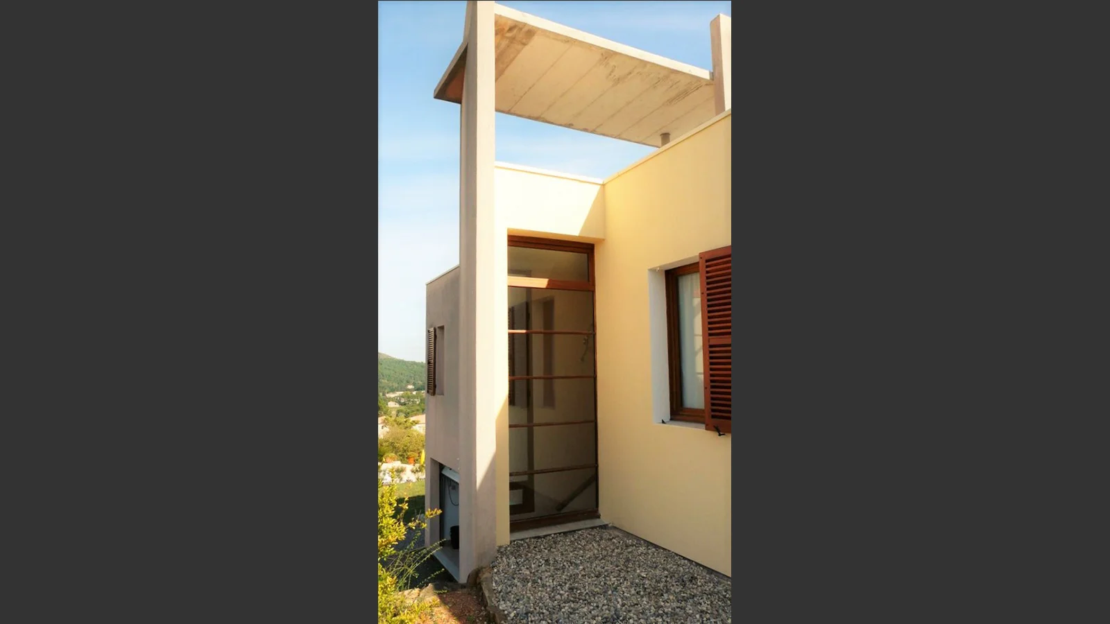 Maison les Vans Ardèche France. Atelier Messaoudi architecture aménagement et design. Bureau d'étude Algérie.