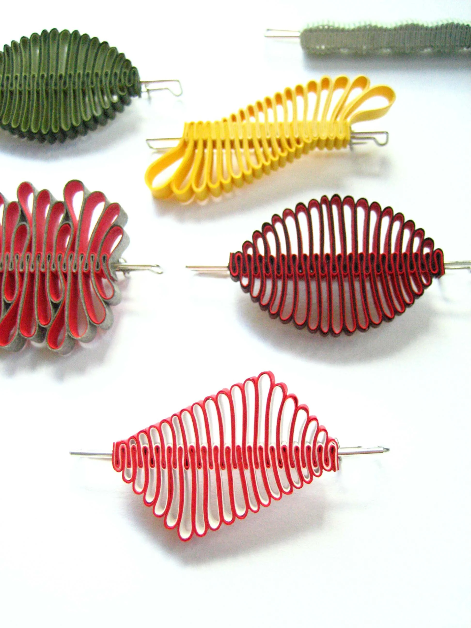 zoe_veness_flat_brooches_2005.jpg
