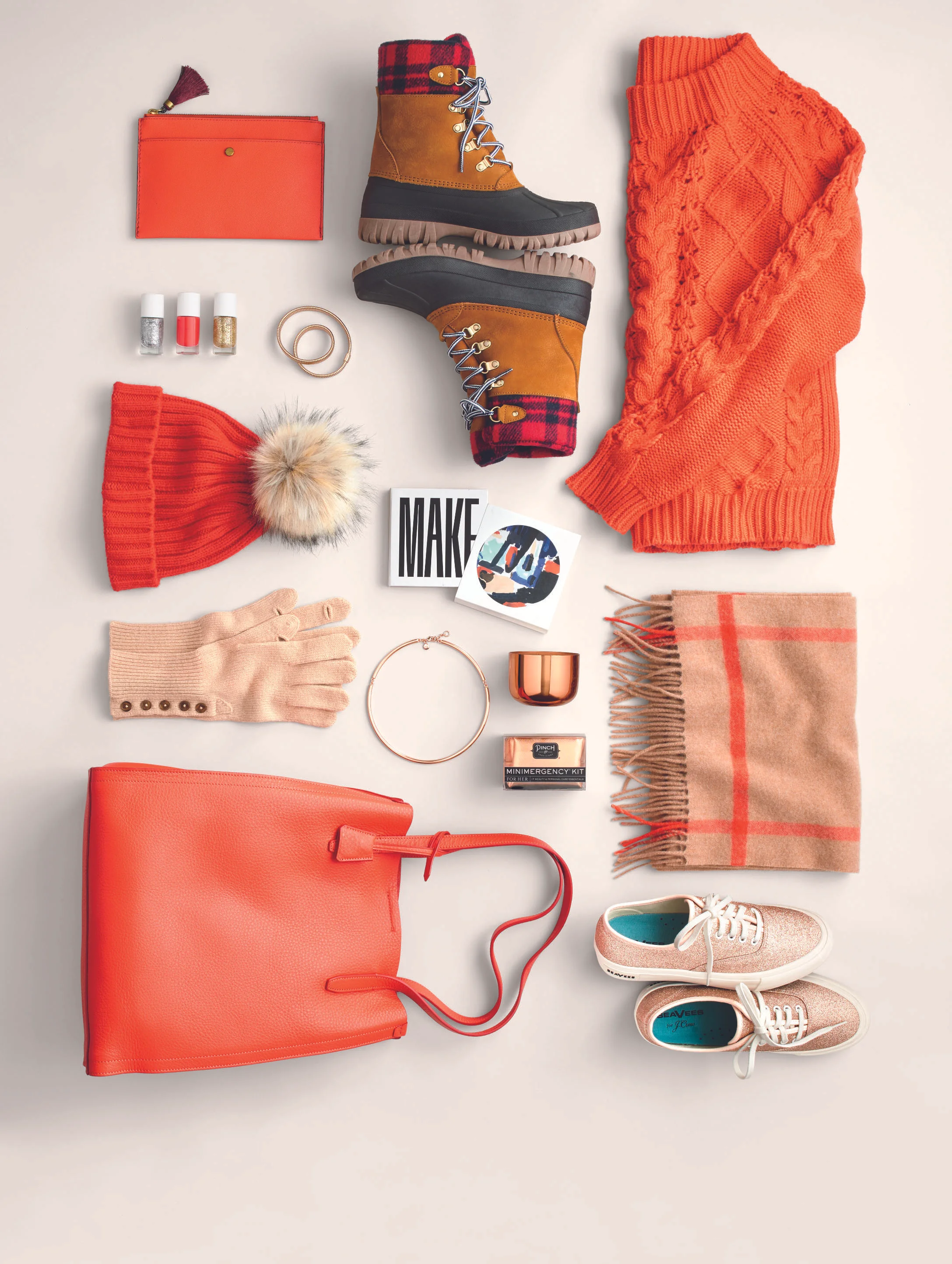 010_011_J_Dec2GiftGuide_HOL17_3.jpg